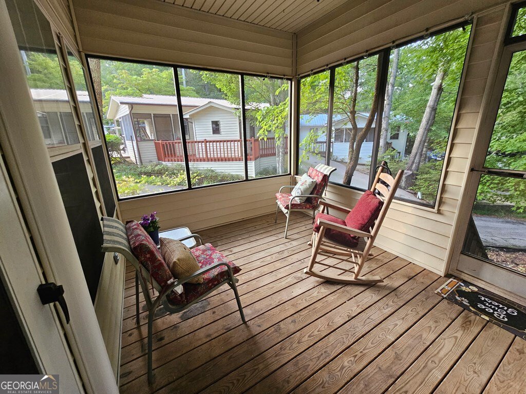 41 Cindy Parkway Property Photo 15