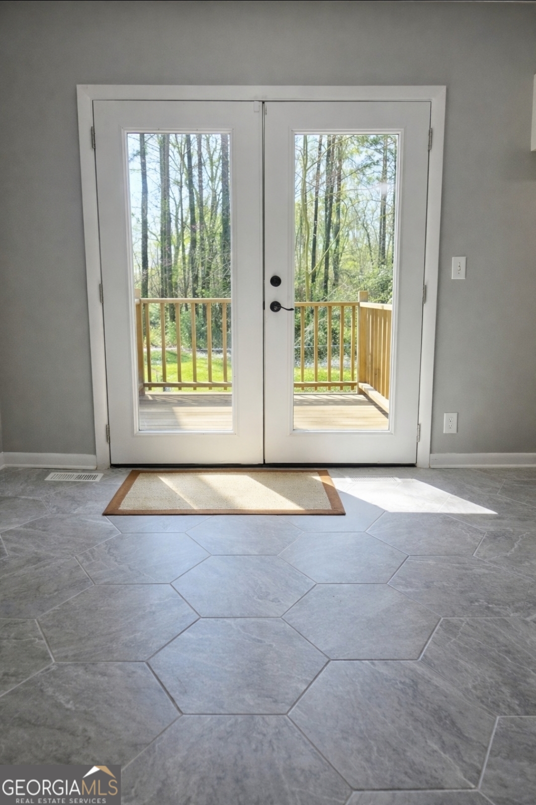 1551 Pine Glen Circle Property Photo 8