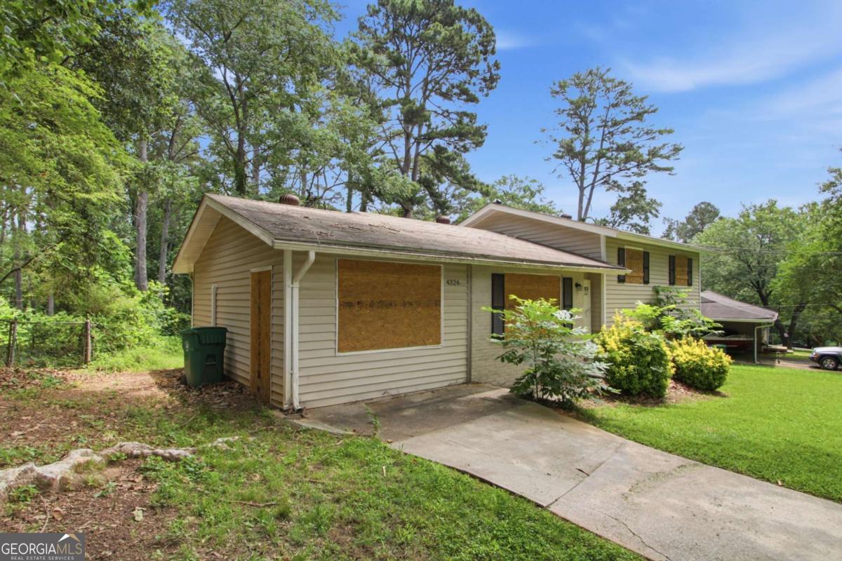 4326 Aldergate Drive Property Photo 3