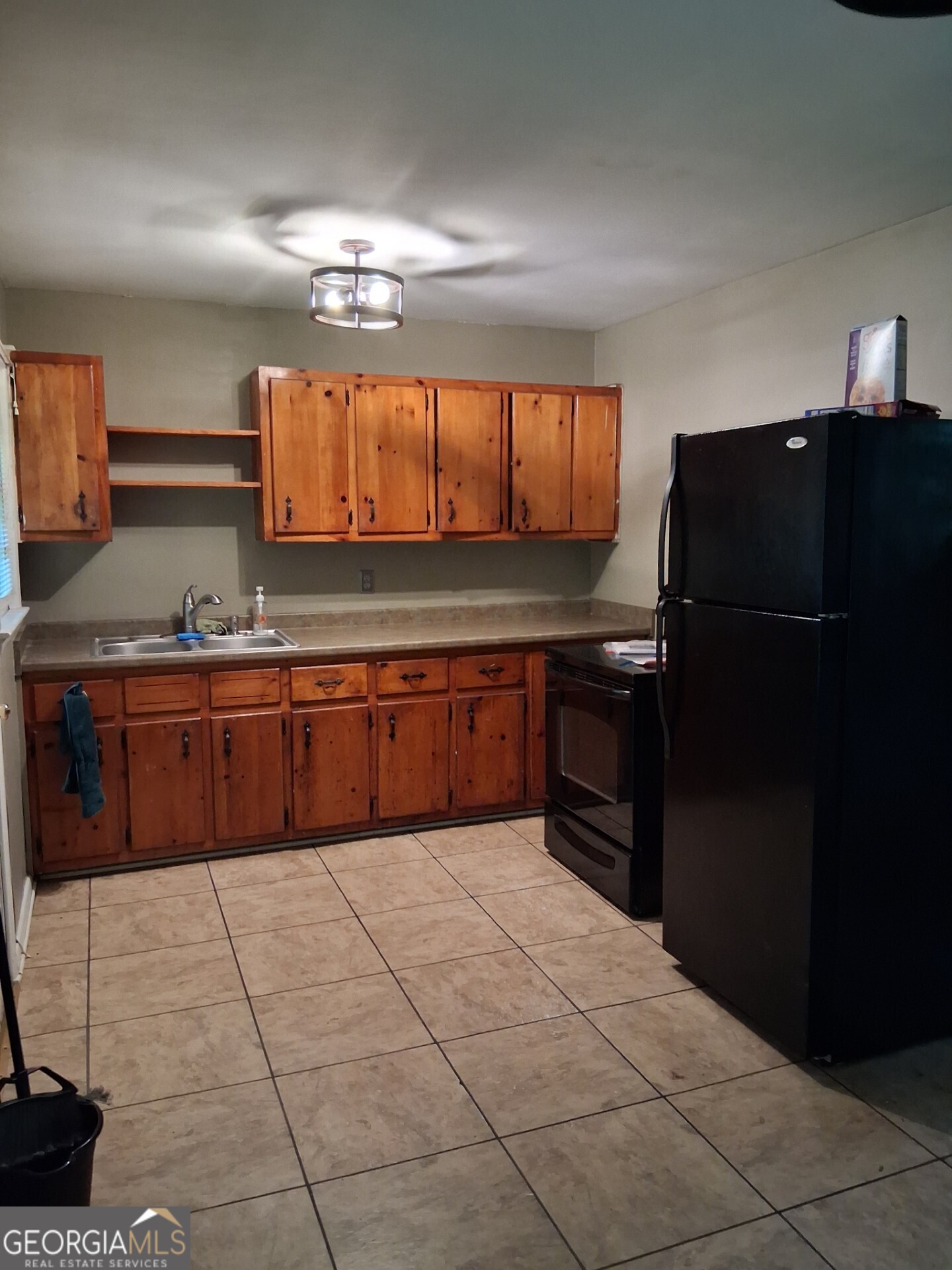 633 Currie Drive Property Photo 3