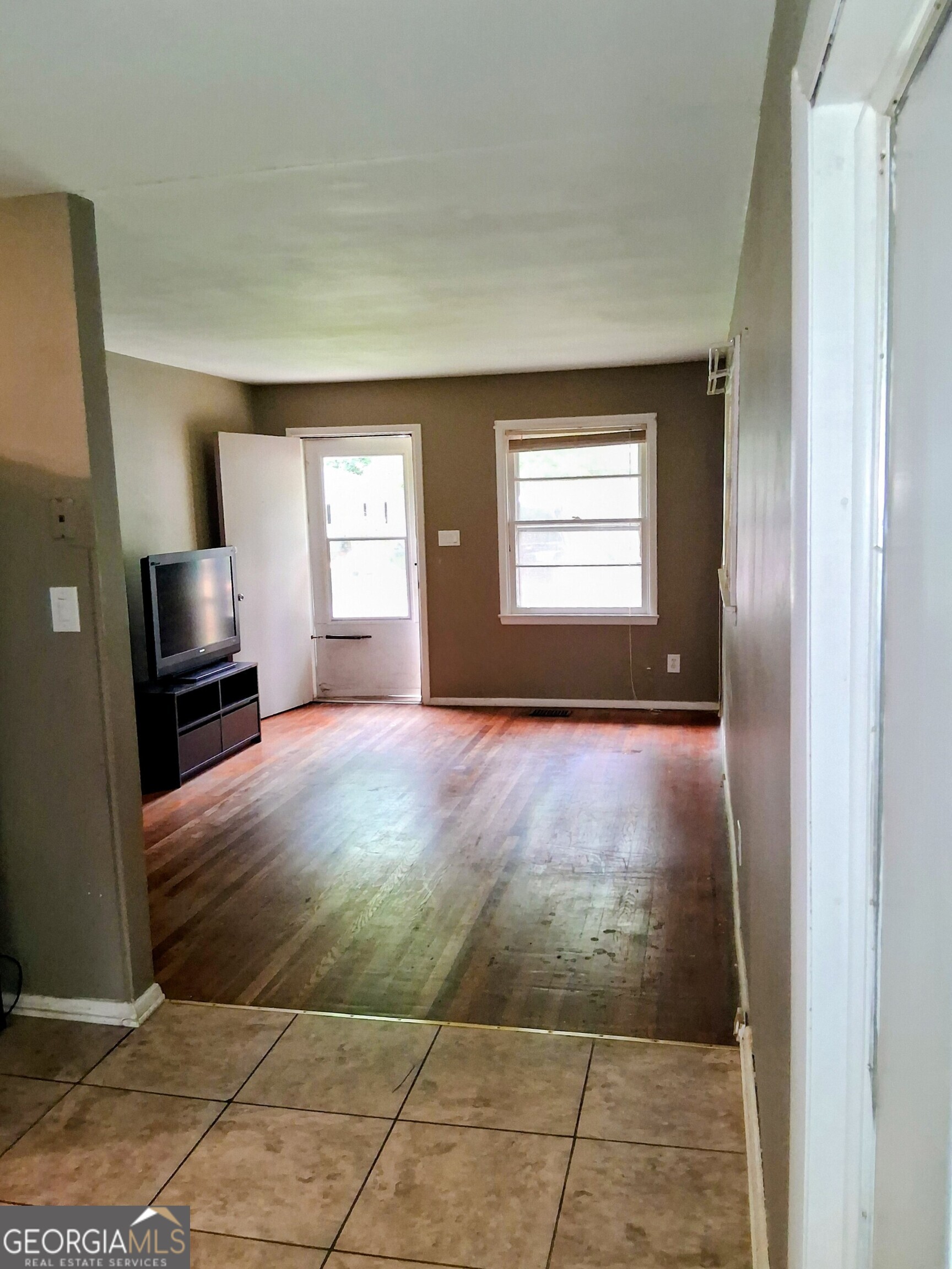 633 Currie Drive Property Photo 5