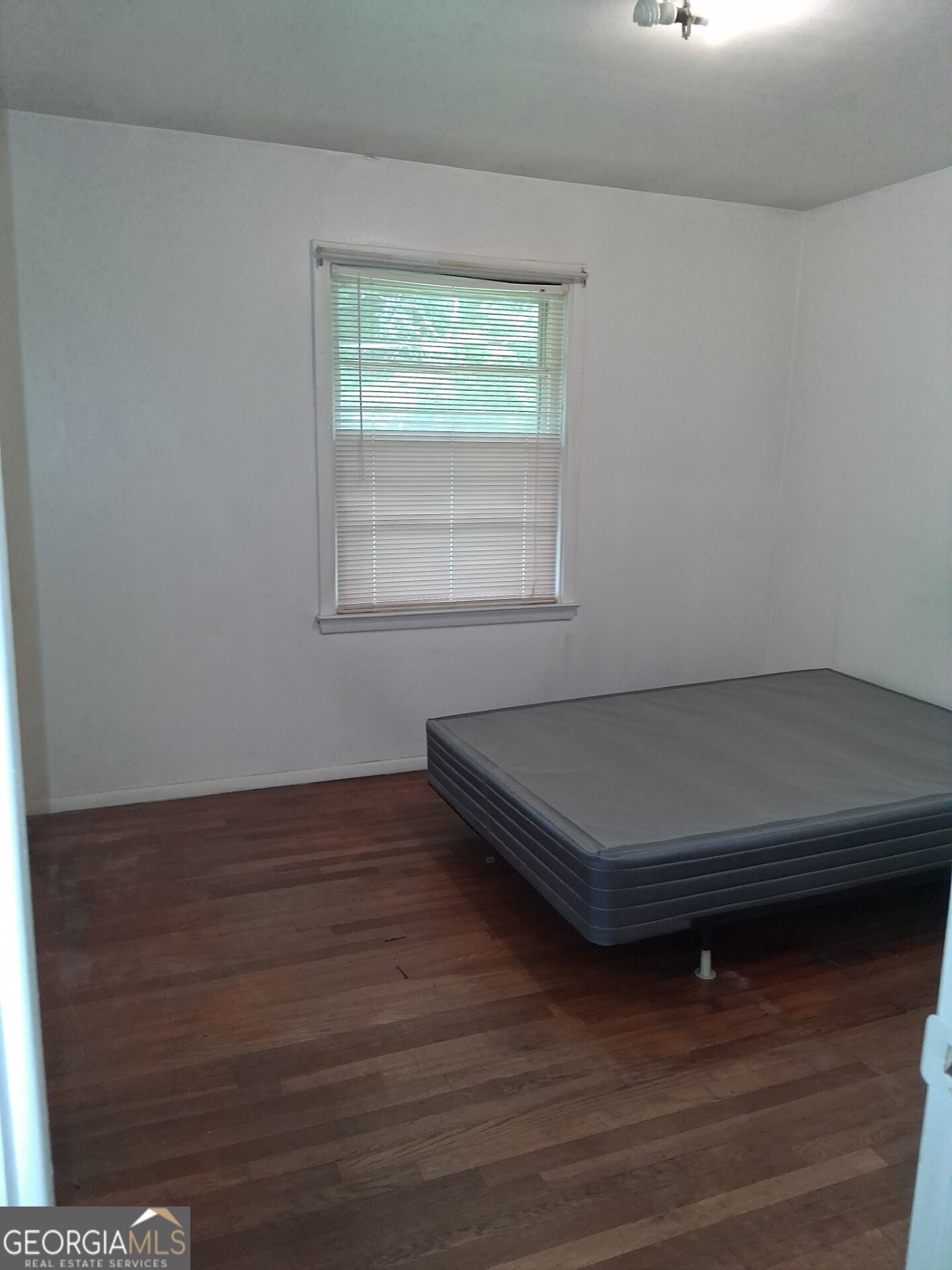 633 Currie Drive Property Photo 8