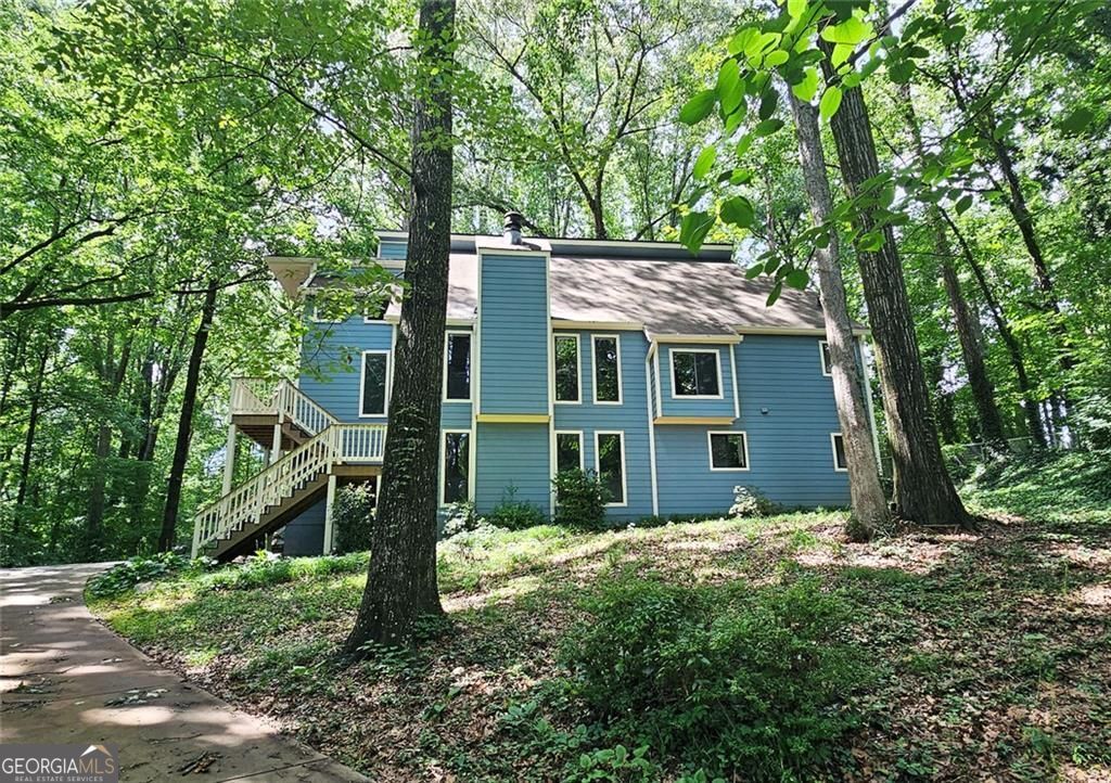 495 Nottingham Drive Property Photo 2