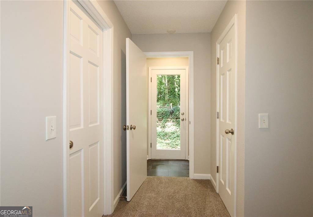495 Nottingham Drive Property Photo 4