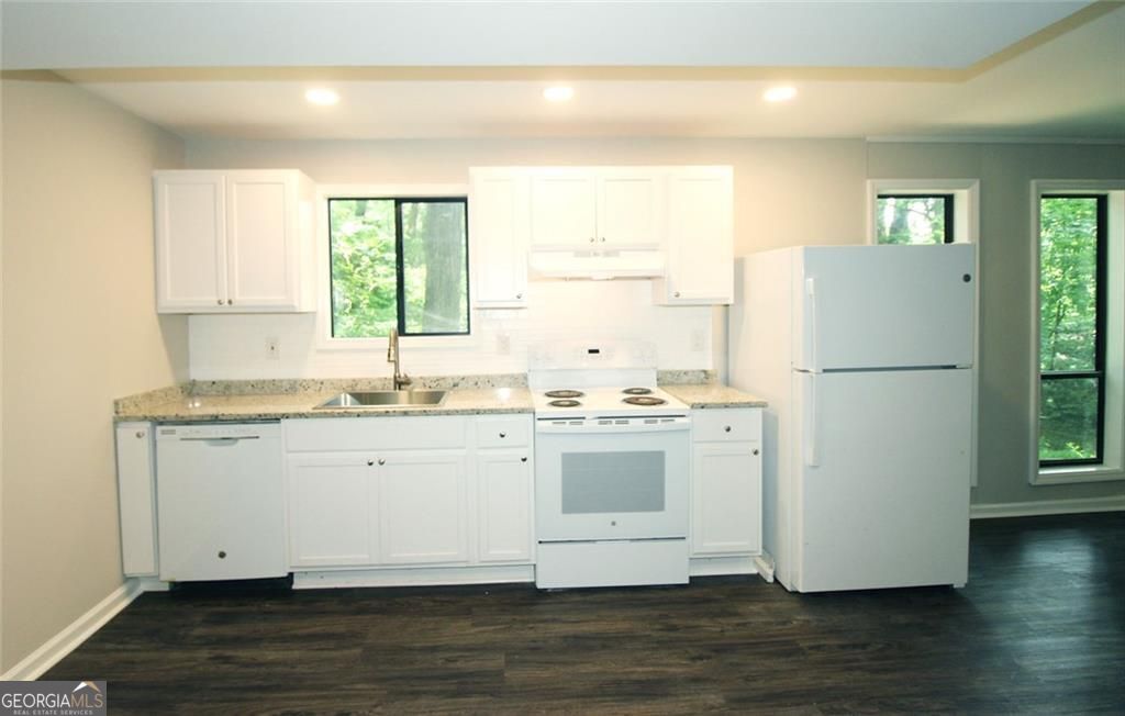 495 Nottingham Drive Property Photo 6