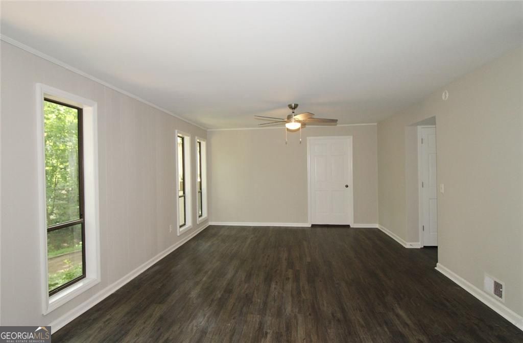 495 Nottingham Drive Property Photo 8