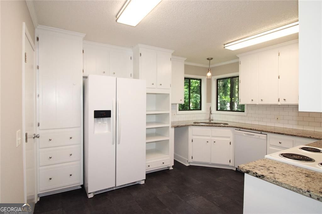 495 Nottingham Drive Property Photo 37