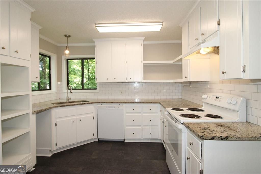 495 Nottingham Drive Property Photo 38