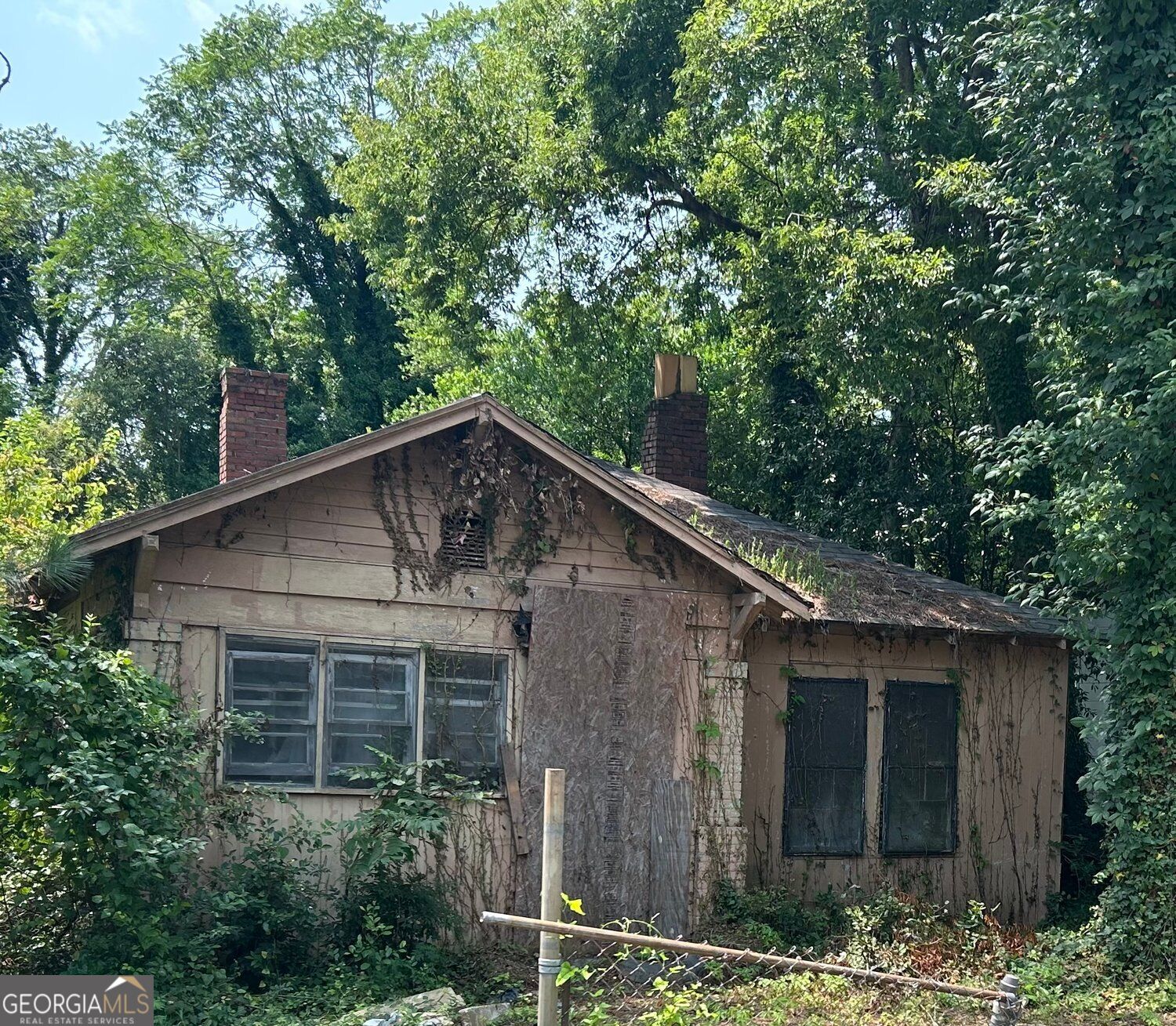 576 Cleveland Street Property Photo 3