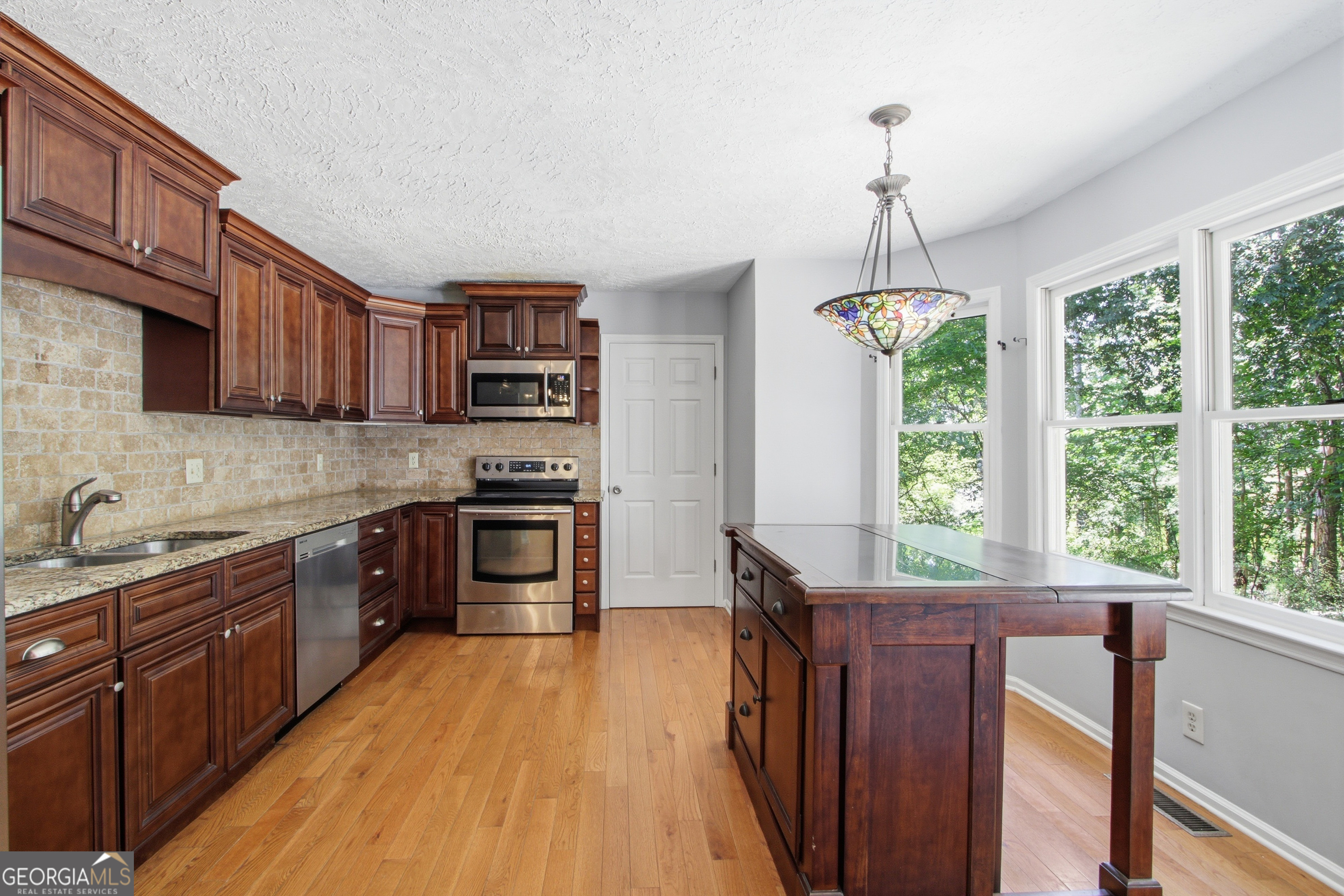 104 West Lane Se Property Photo 6