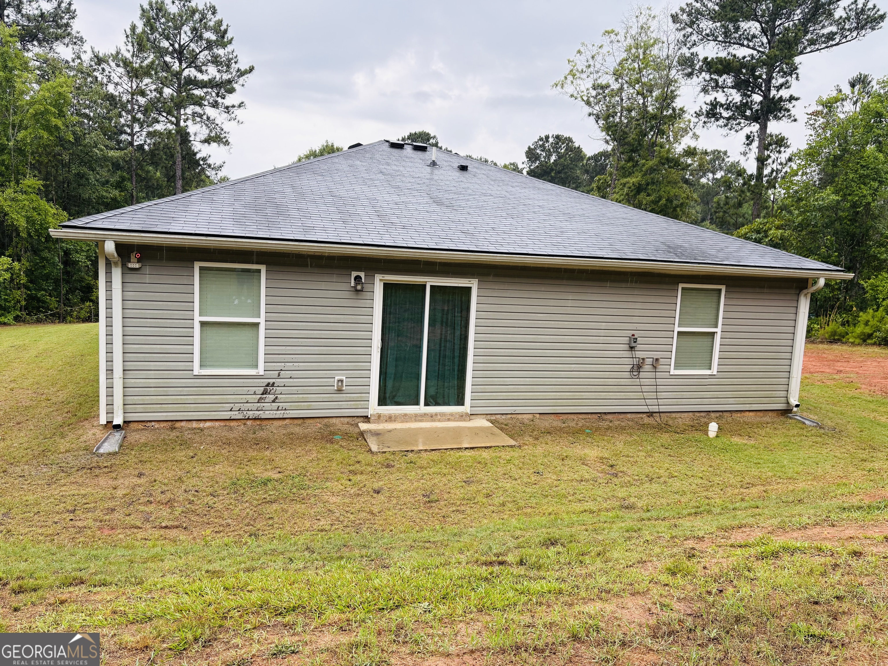 196 Chapman Road Property Photo 4