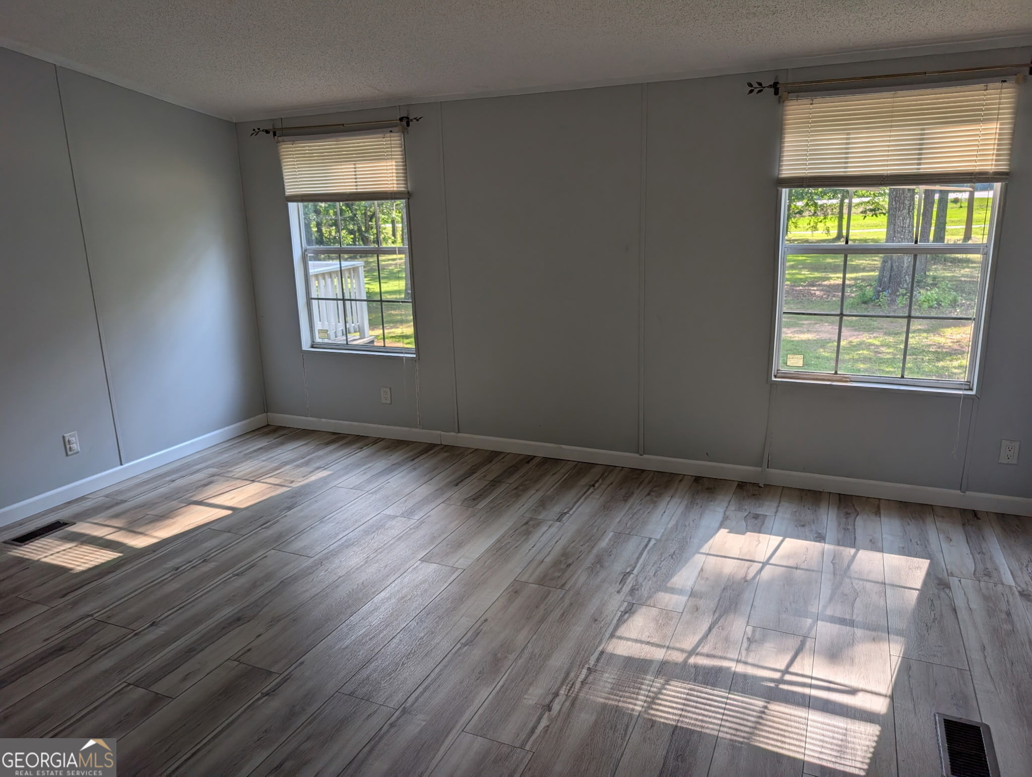 103 Silver Dollar Road Property Photo 9