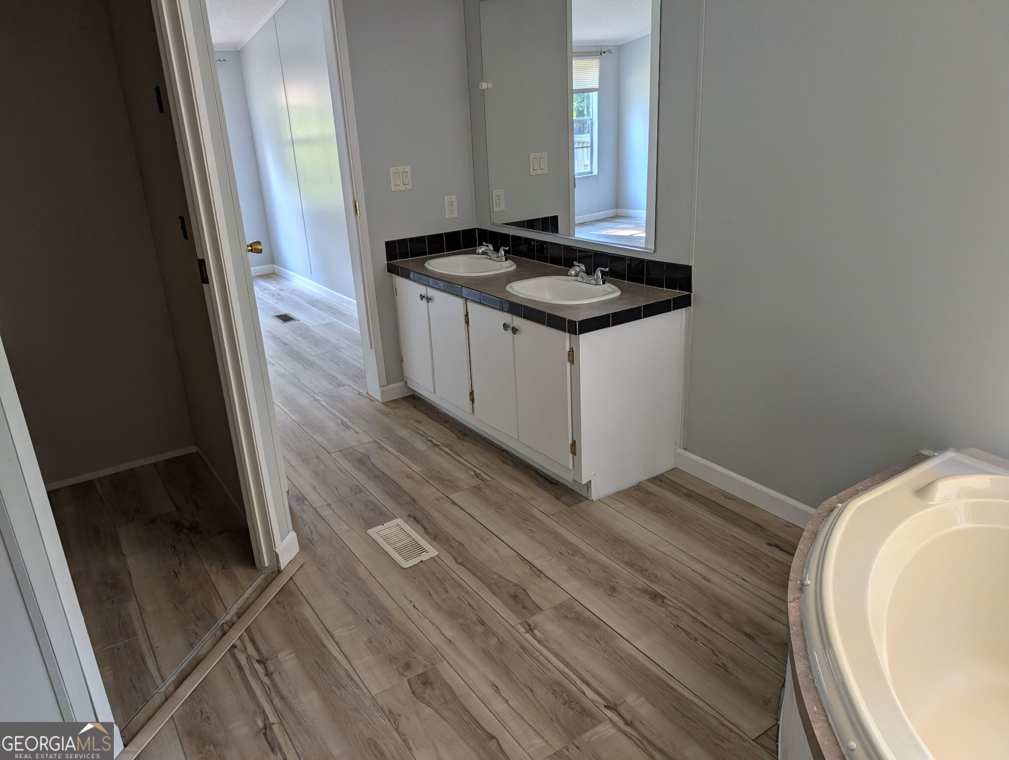 103 Silver Dollar Road Property Photo 13
