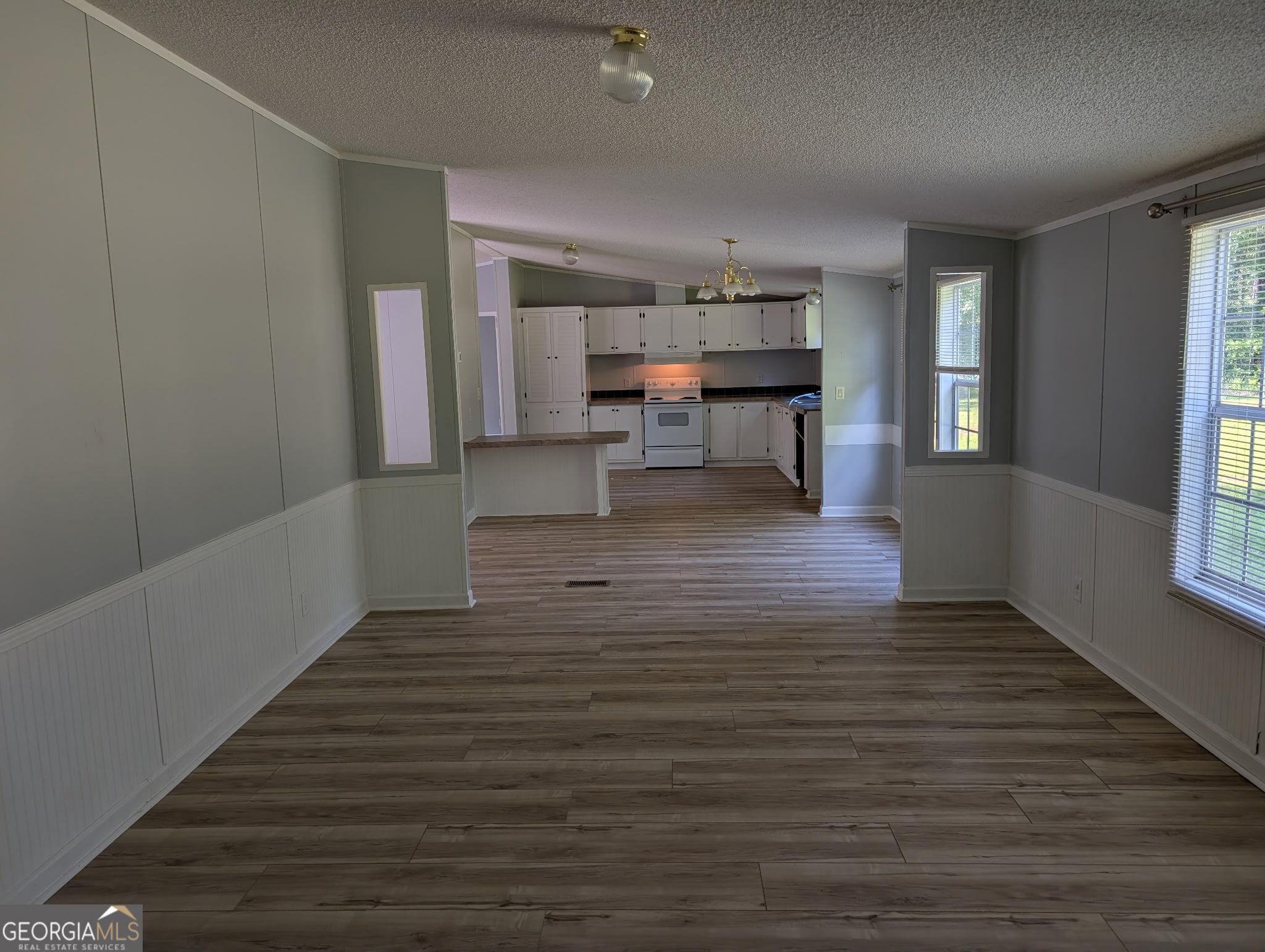 103 Silver Dollar Road Property Photo 16