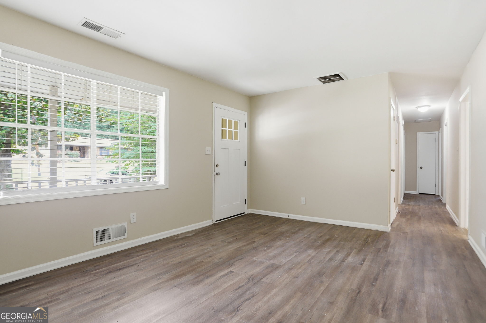 2749 Williamsburg Drive Property Photo 4