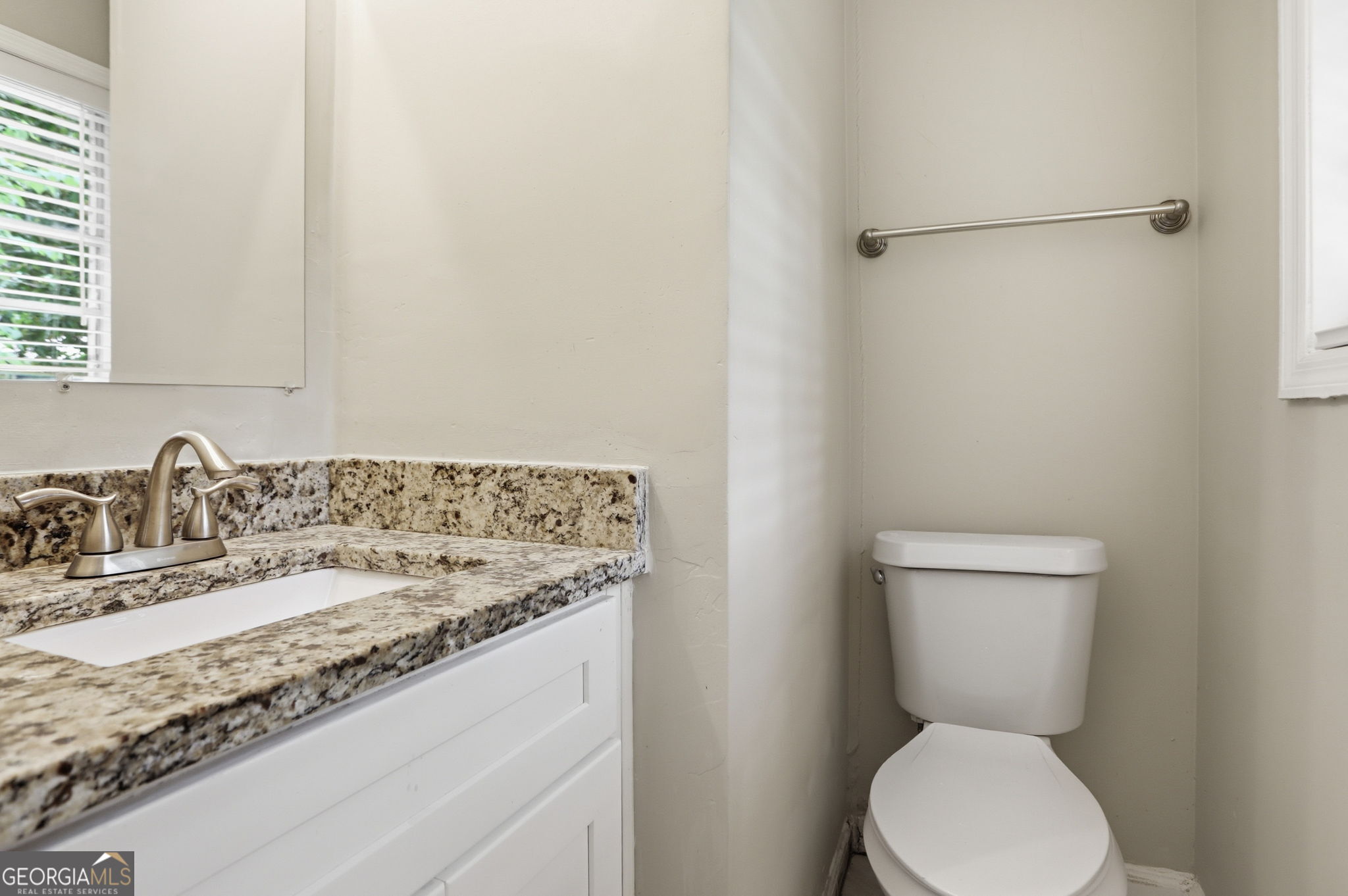 2749 Williamsburg Drive Property Photo 5