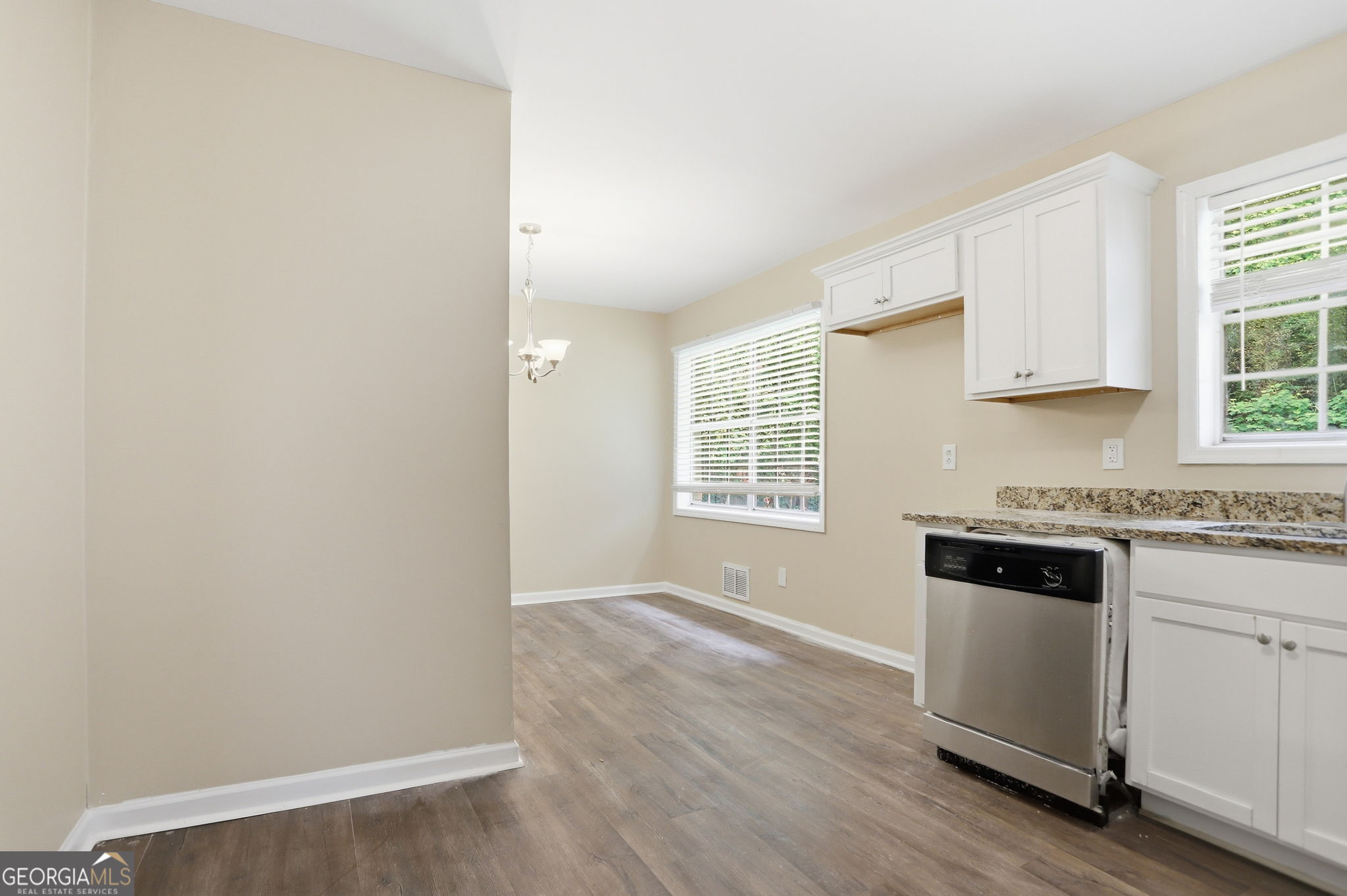2749 Williamsburg Drive Property Photo 10
