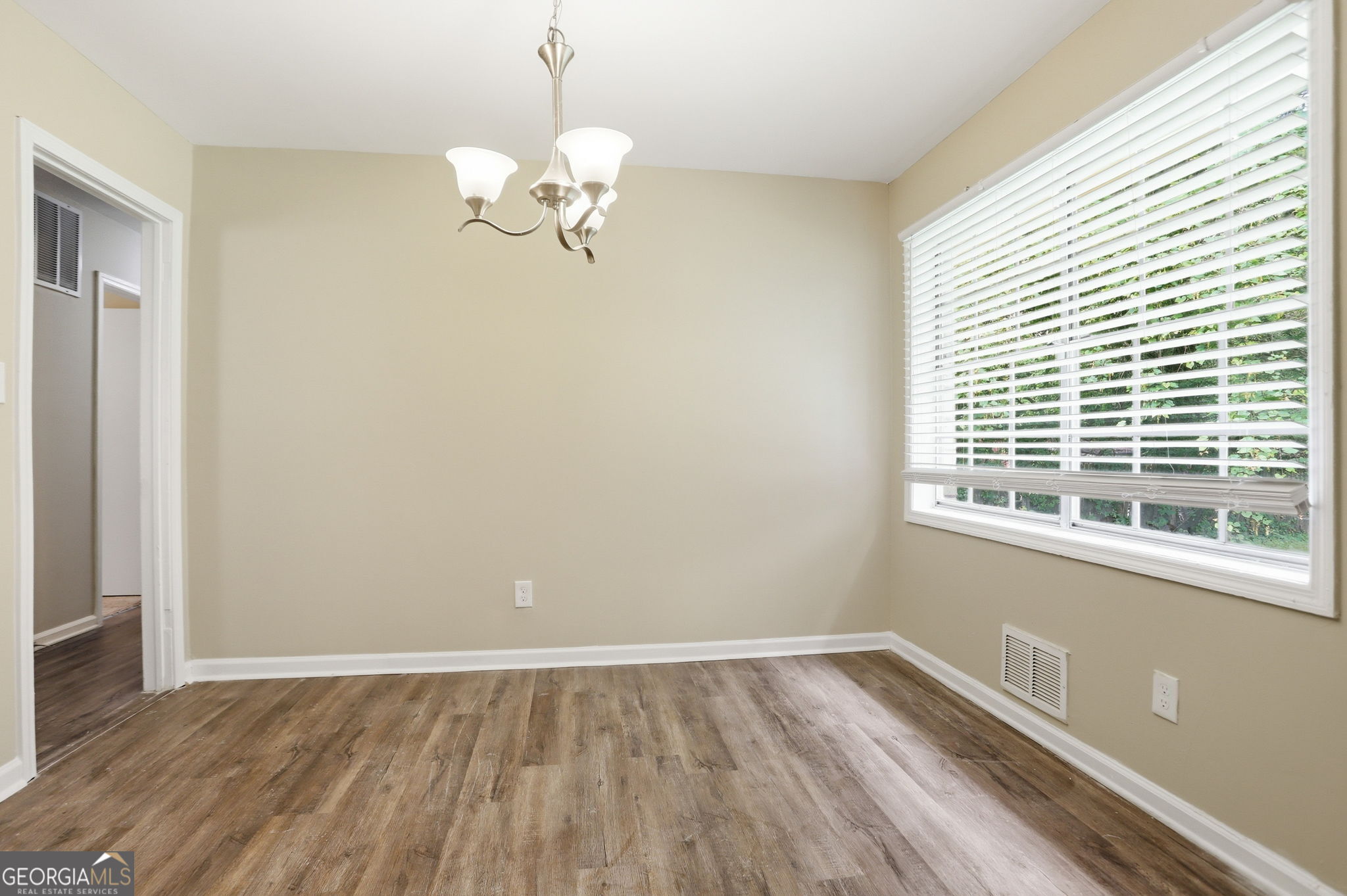 2749 Williamsburg Drive Property Photo 11