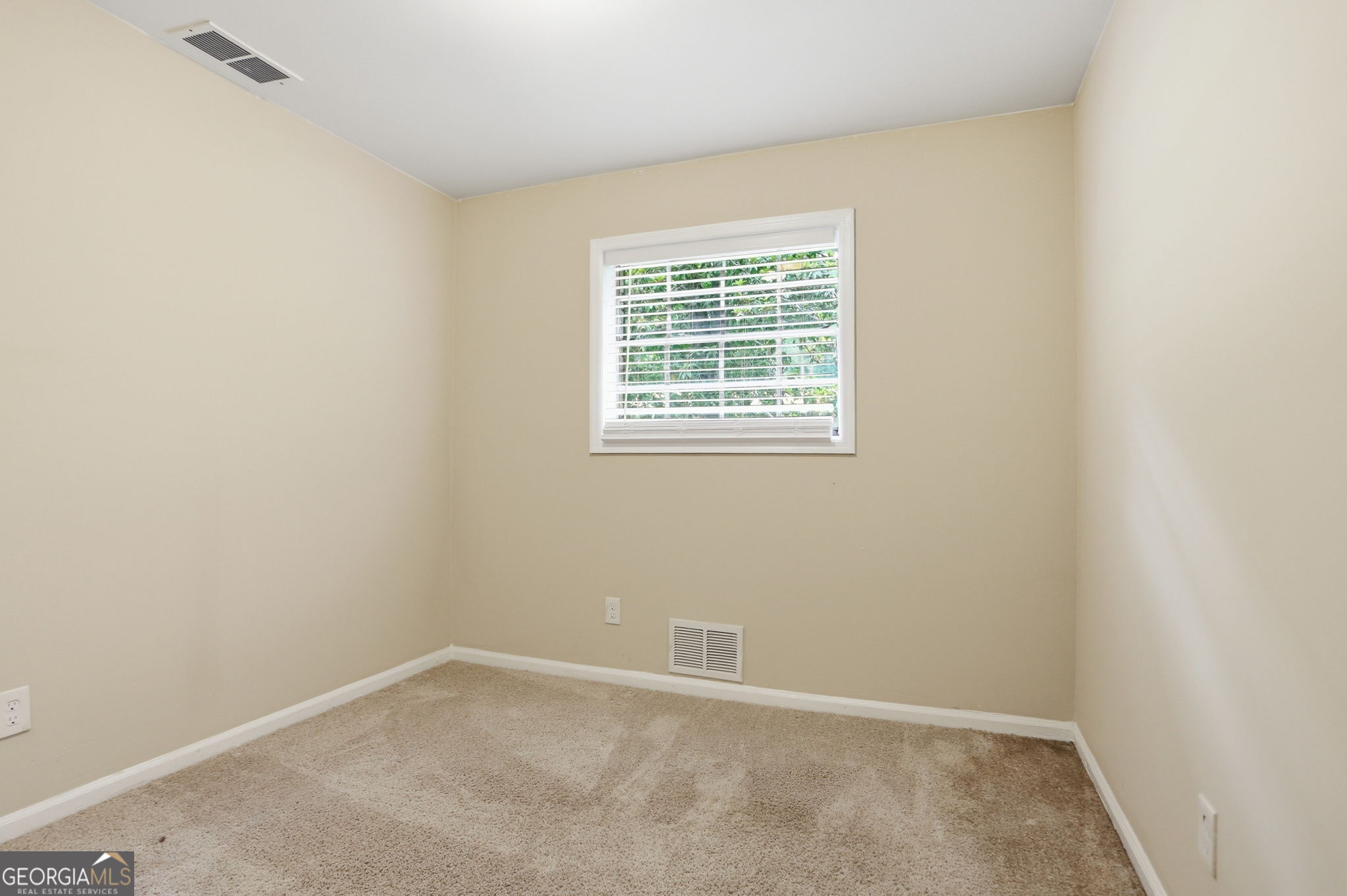 2749 Williamsburg Drive Property Photo 14
