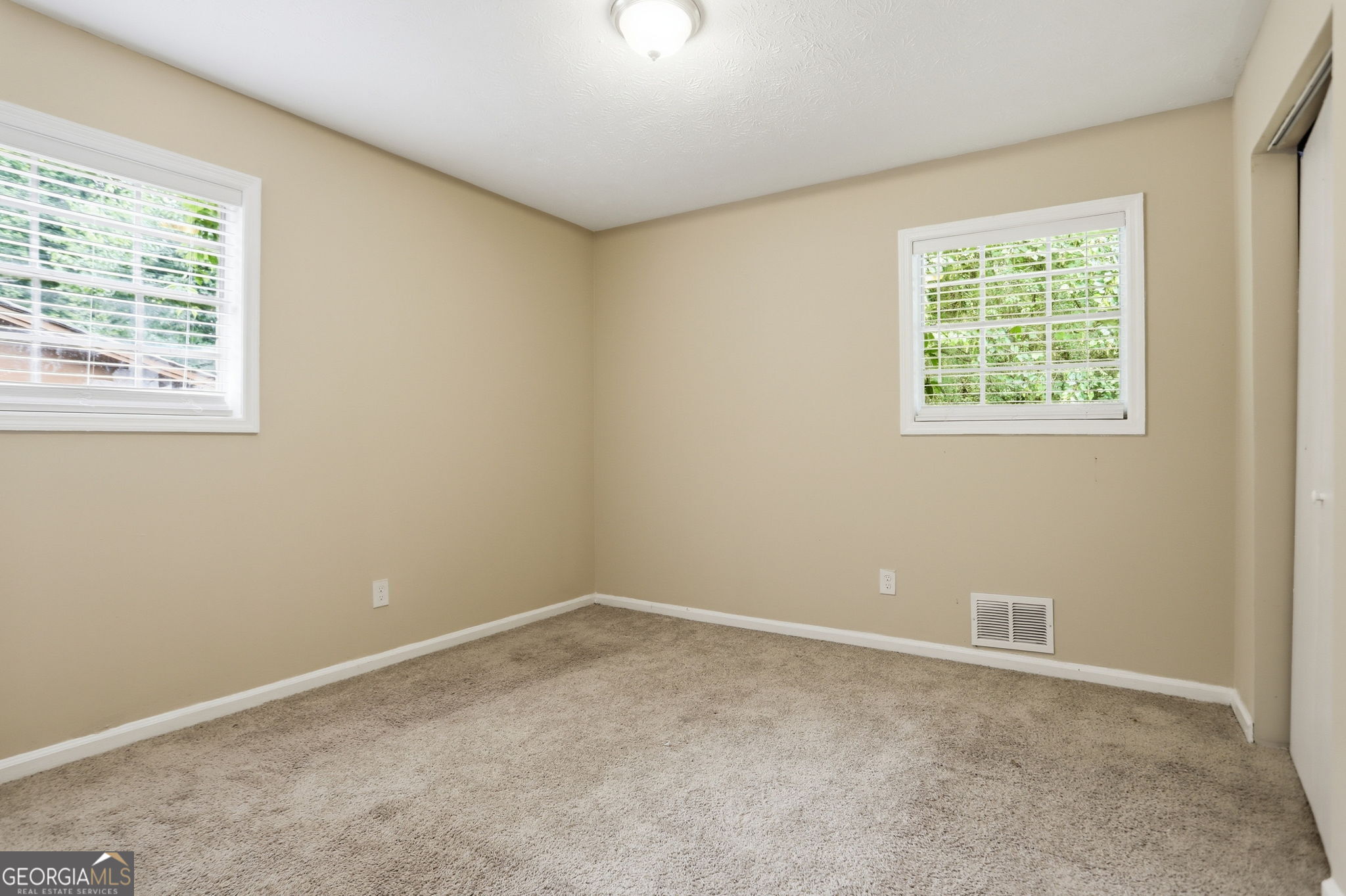2749 Williamsburg Drive Property Photo 21