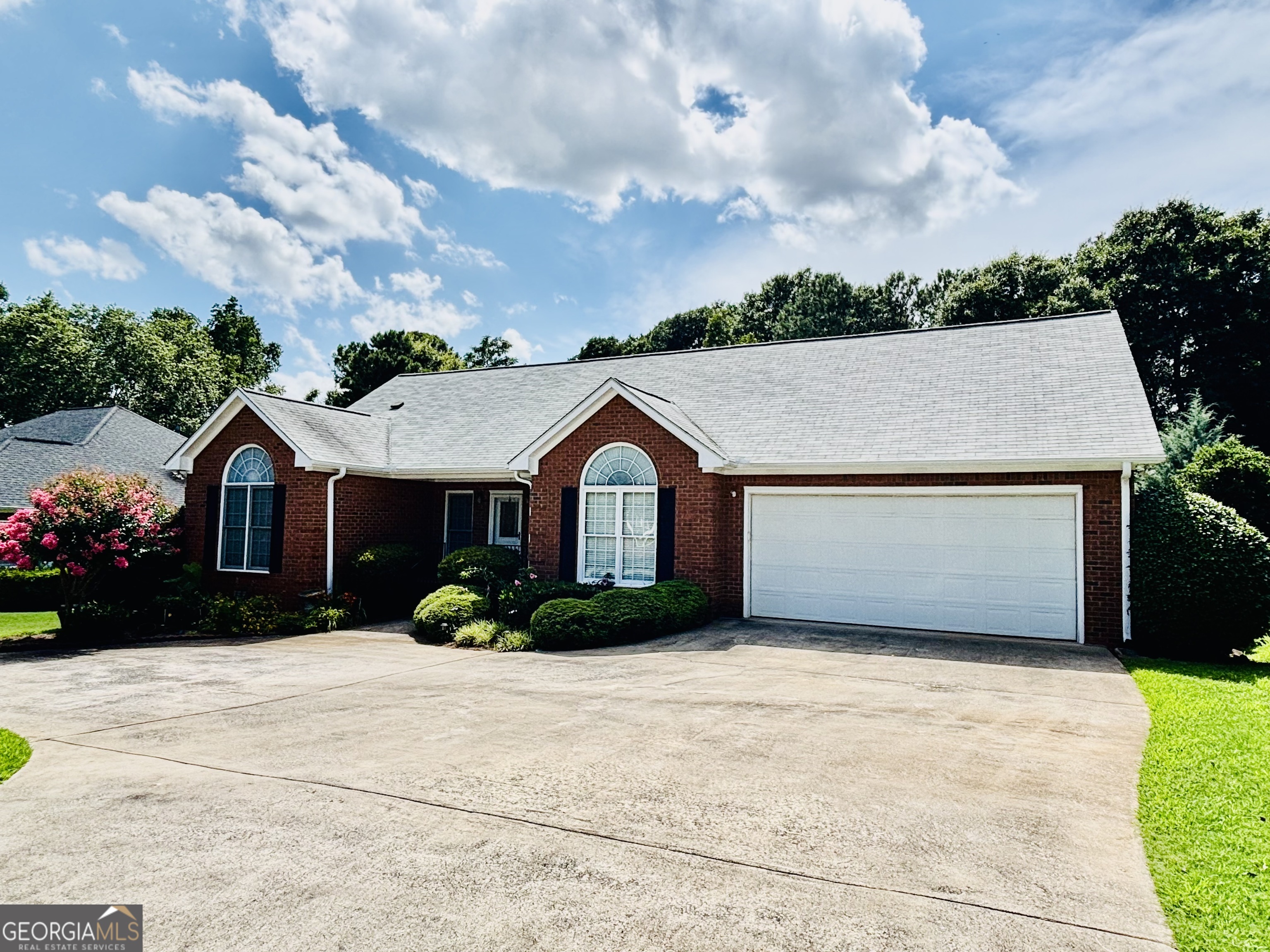 740 Saint Ives Lane Property Photo 1