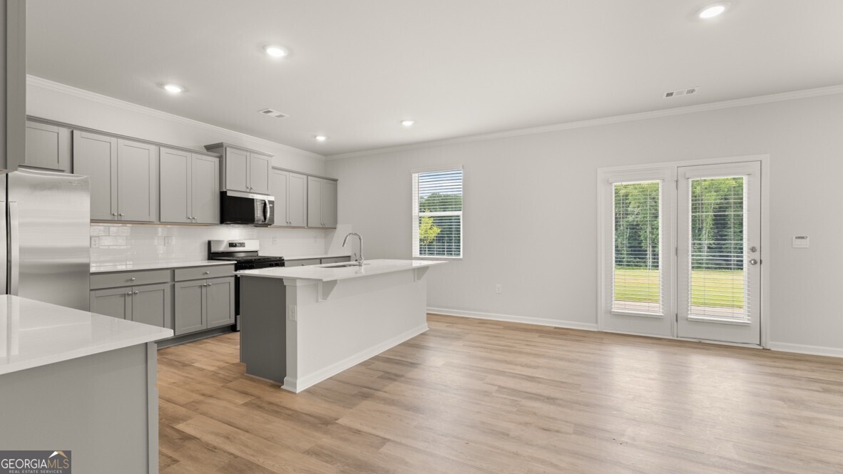 294 Grandview Drive Property Photo 4
