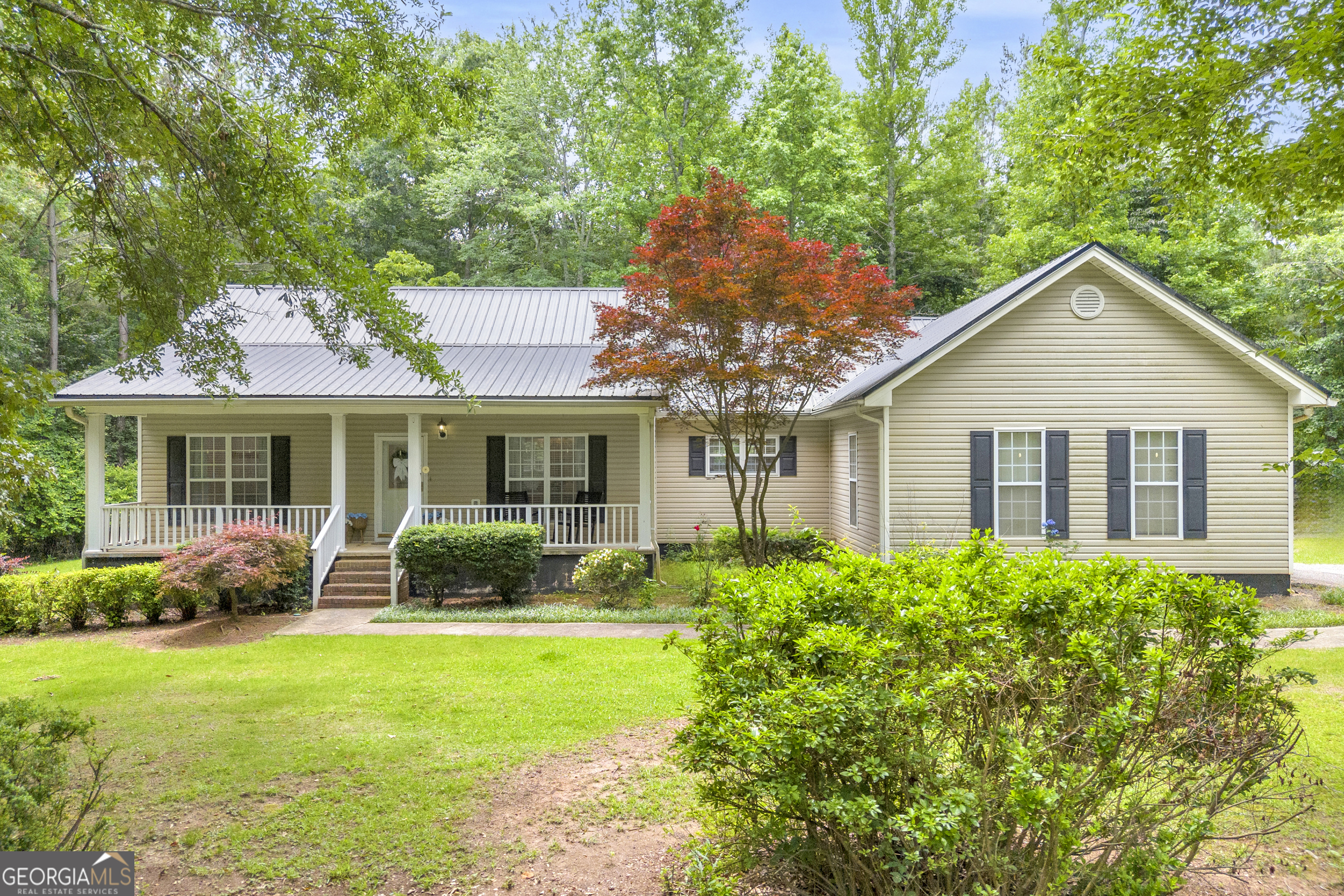 163 Tuxedo Drive Property Photo 3
