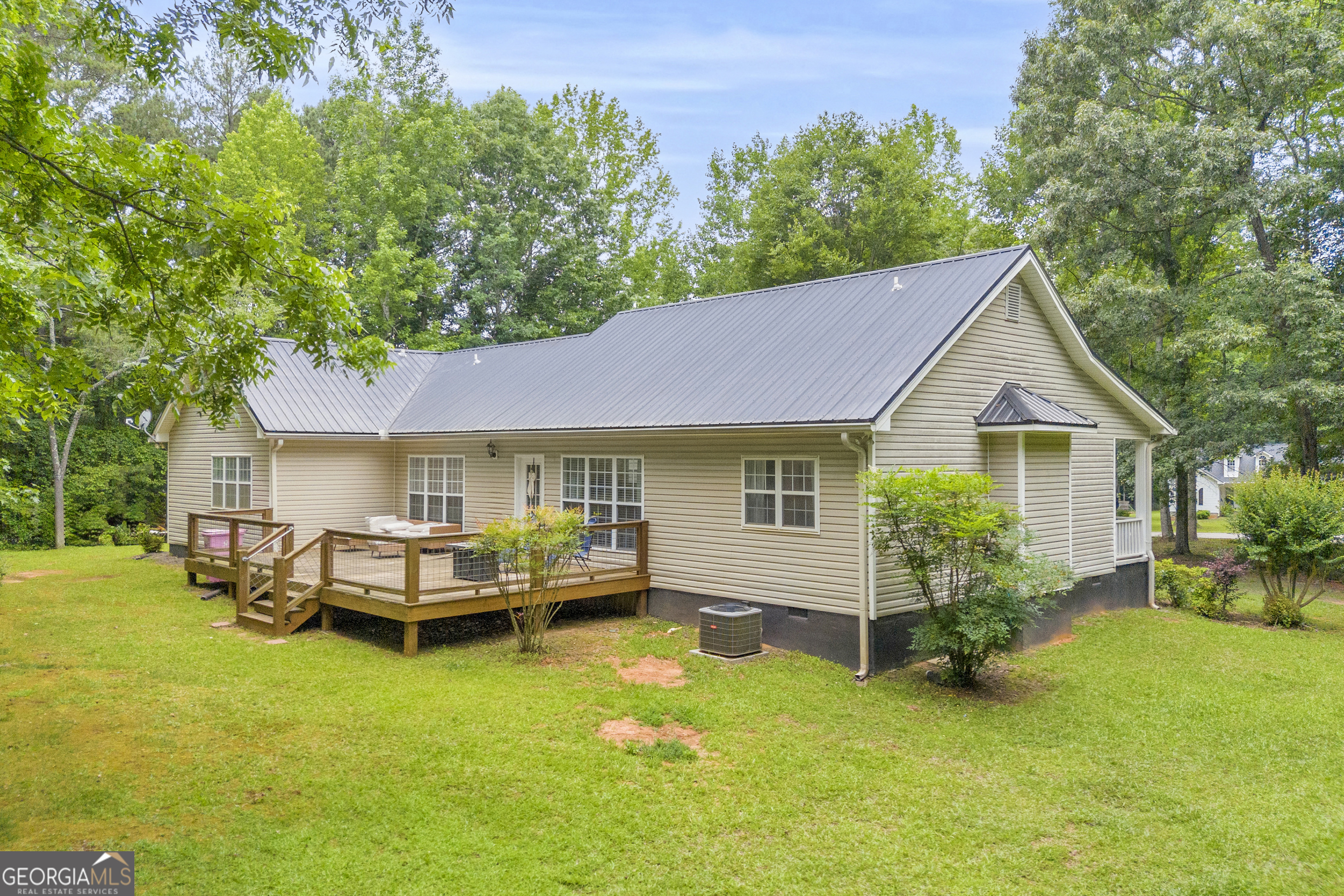 163 Tuxedo Drive Property Photo 7
