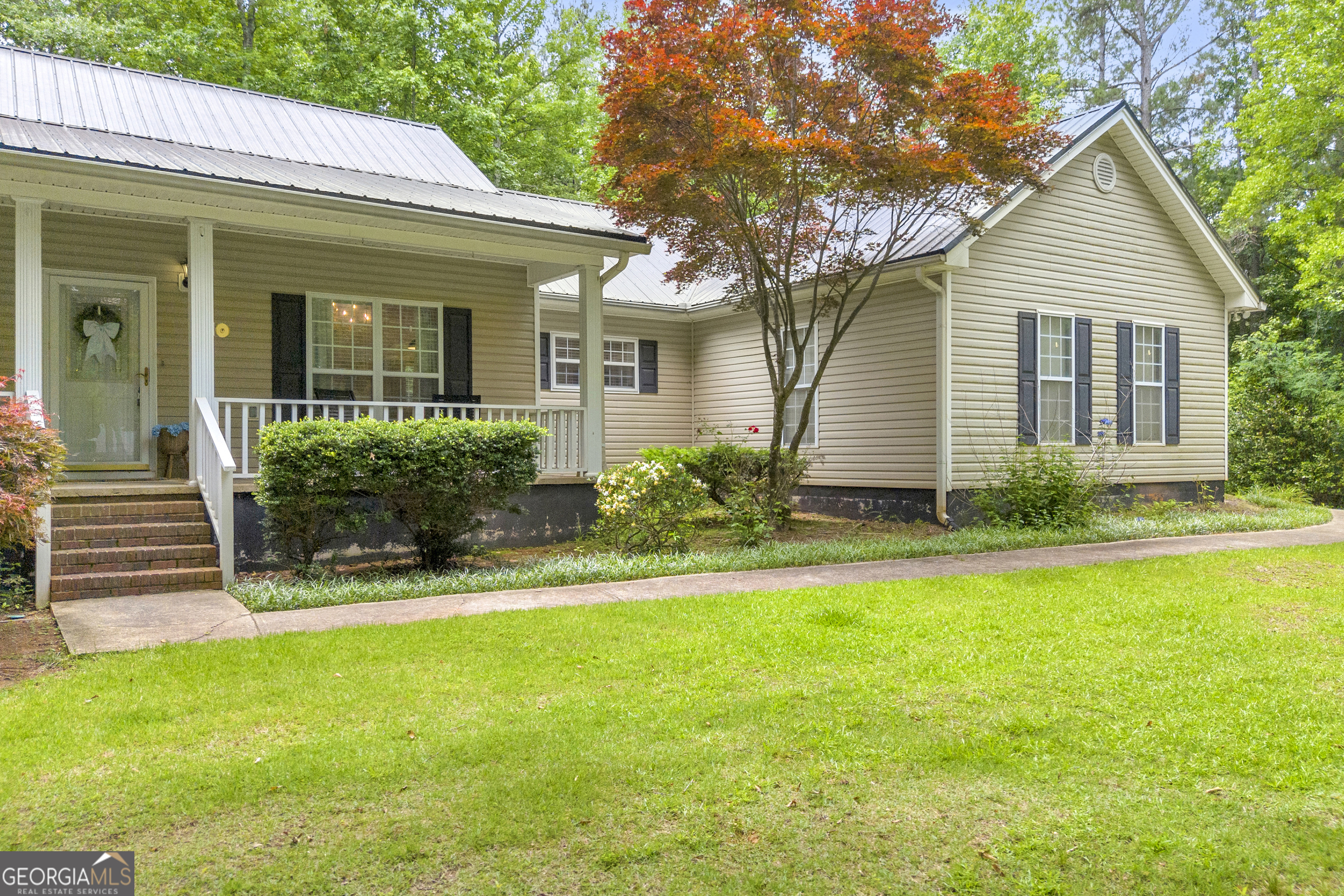 163 Tuxedo Drive Property Photo 8