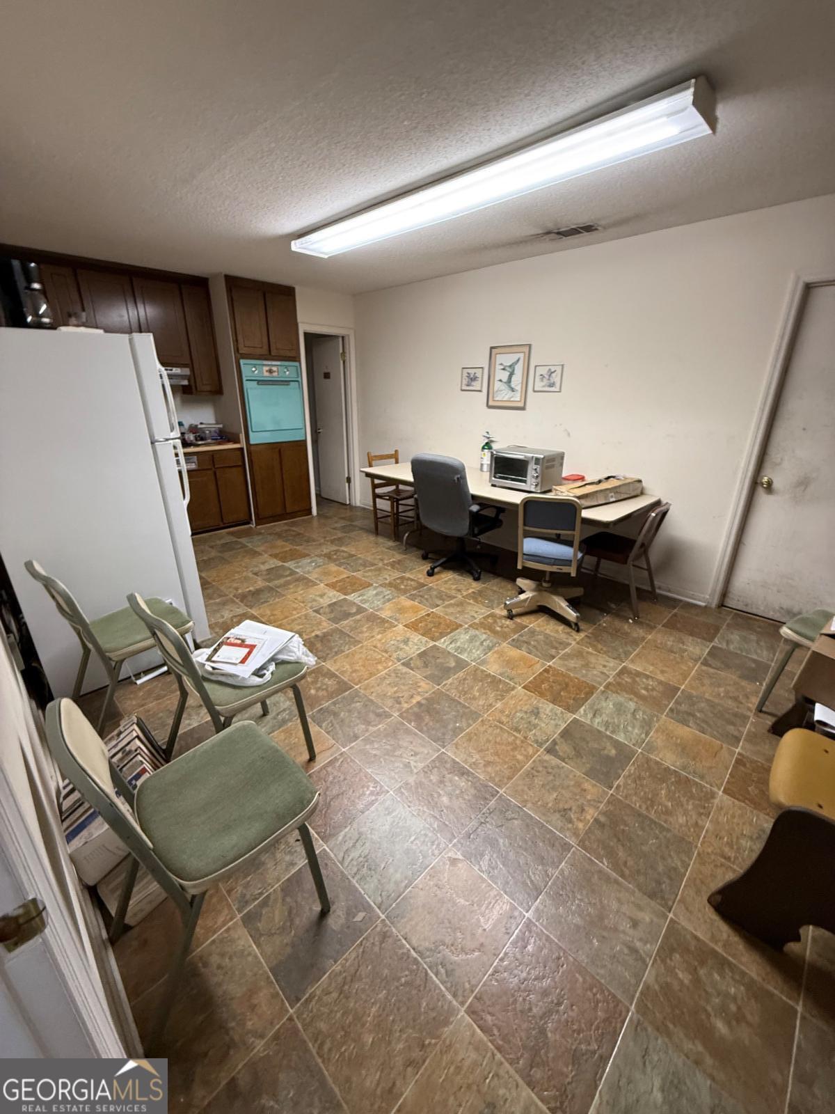 204 Coleman Street Property Photo 6