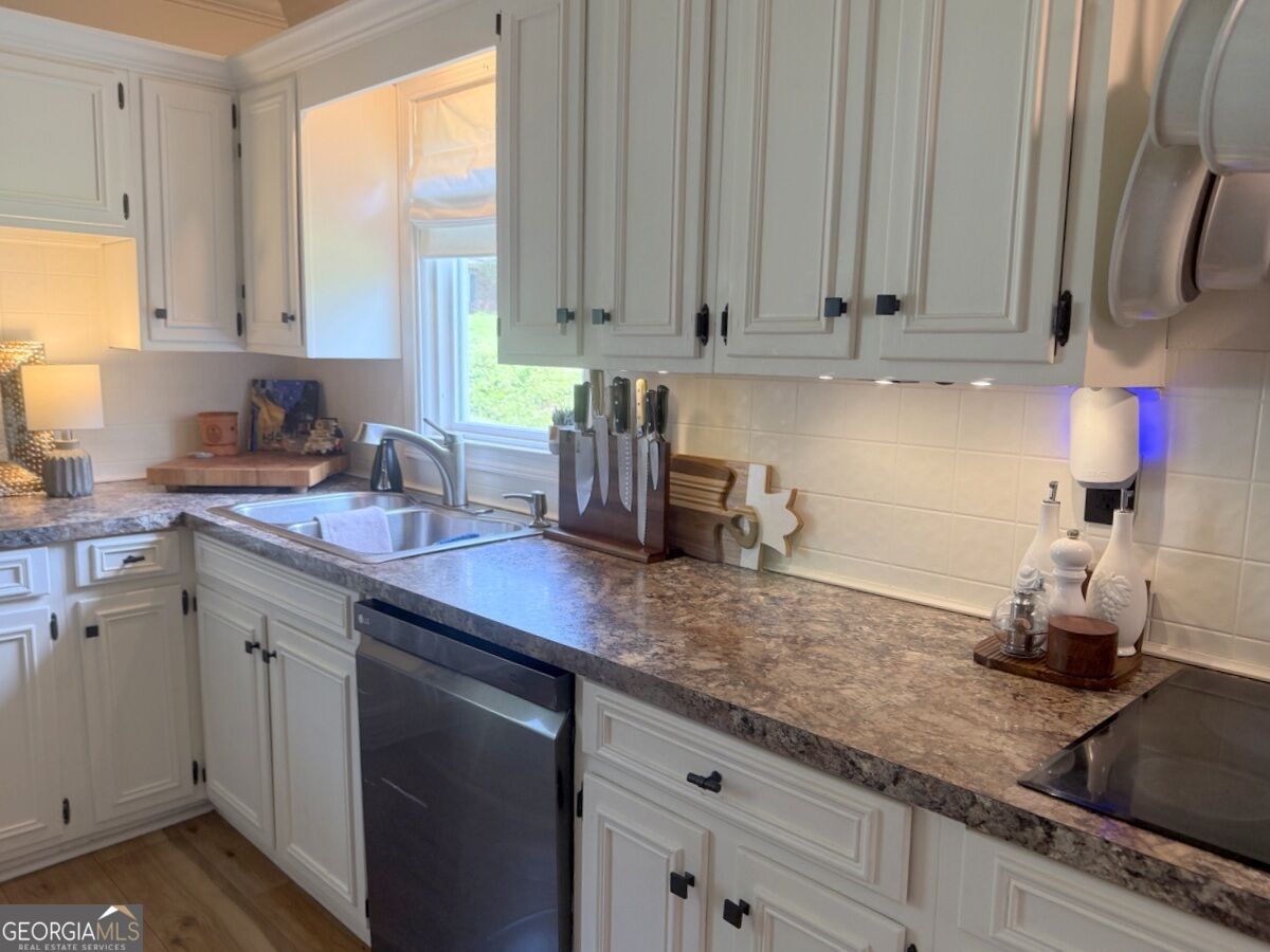 4620 Stratford Oaks Drive S Property Photo 4