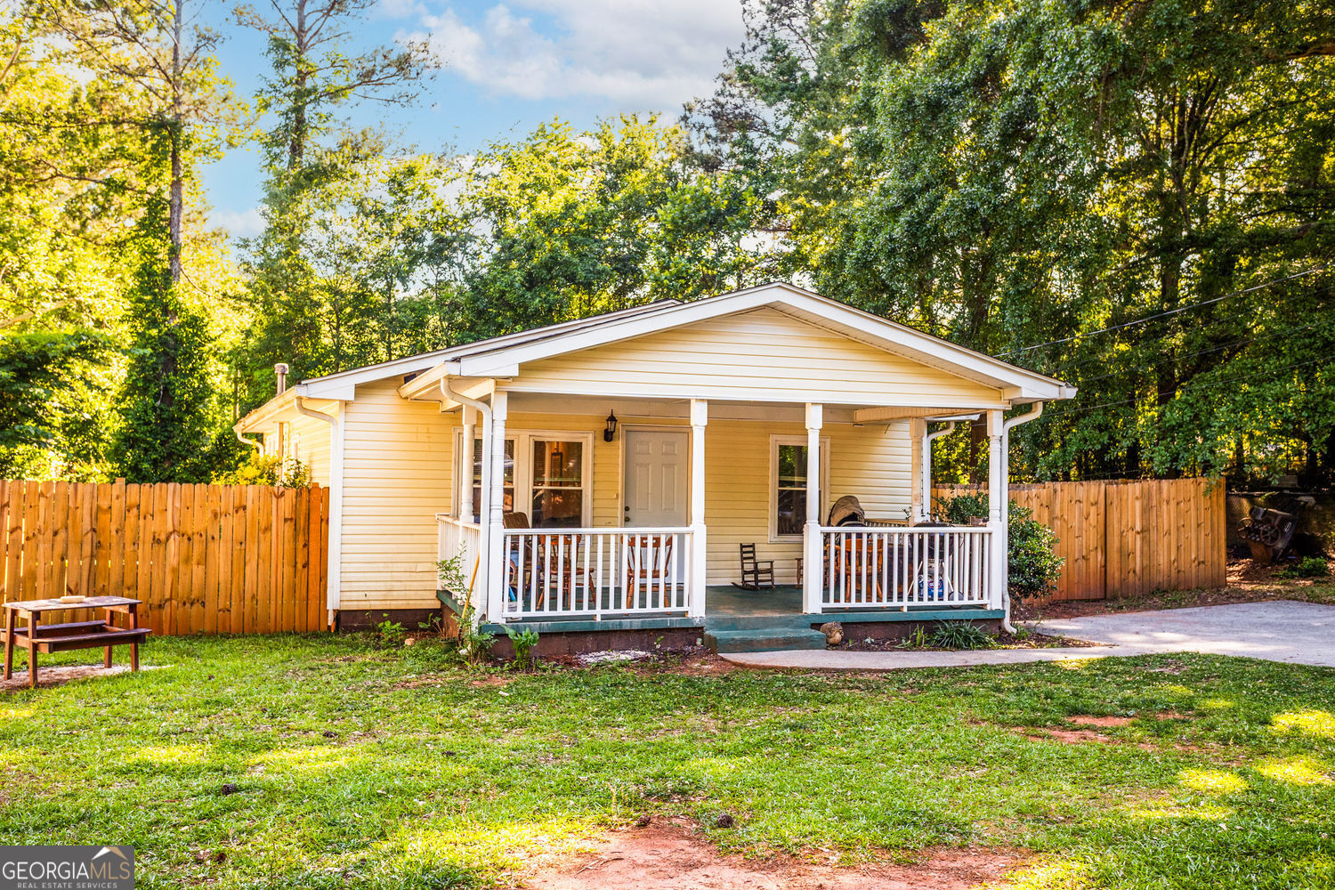 521 Green Street Property Photo 2