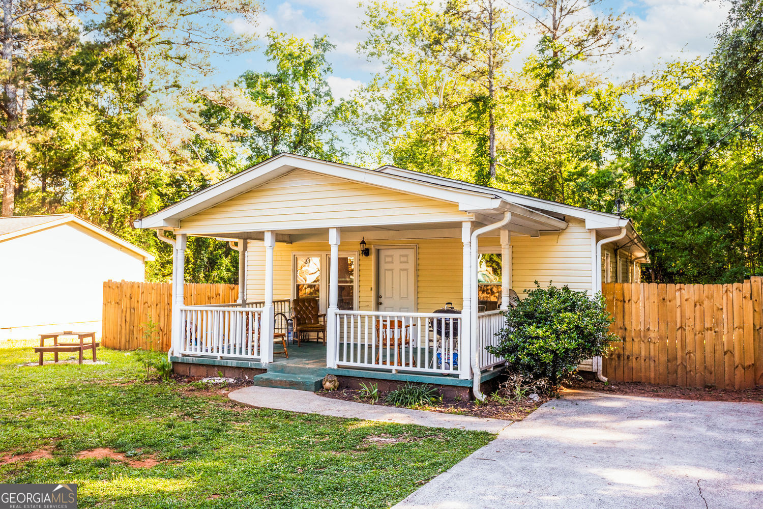 521 Green Street Property Photo 3