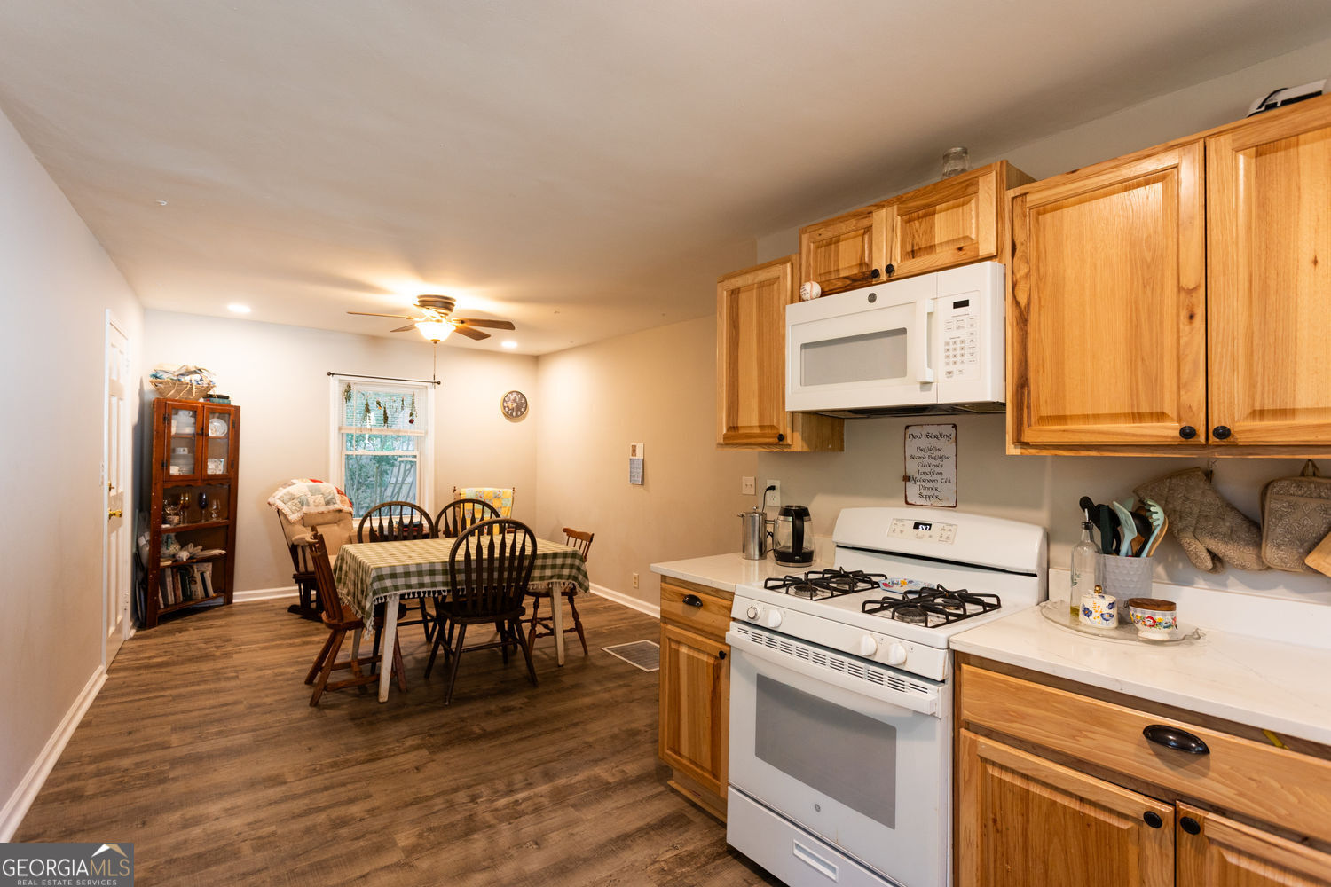 521 Green Street Property Photo 11