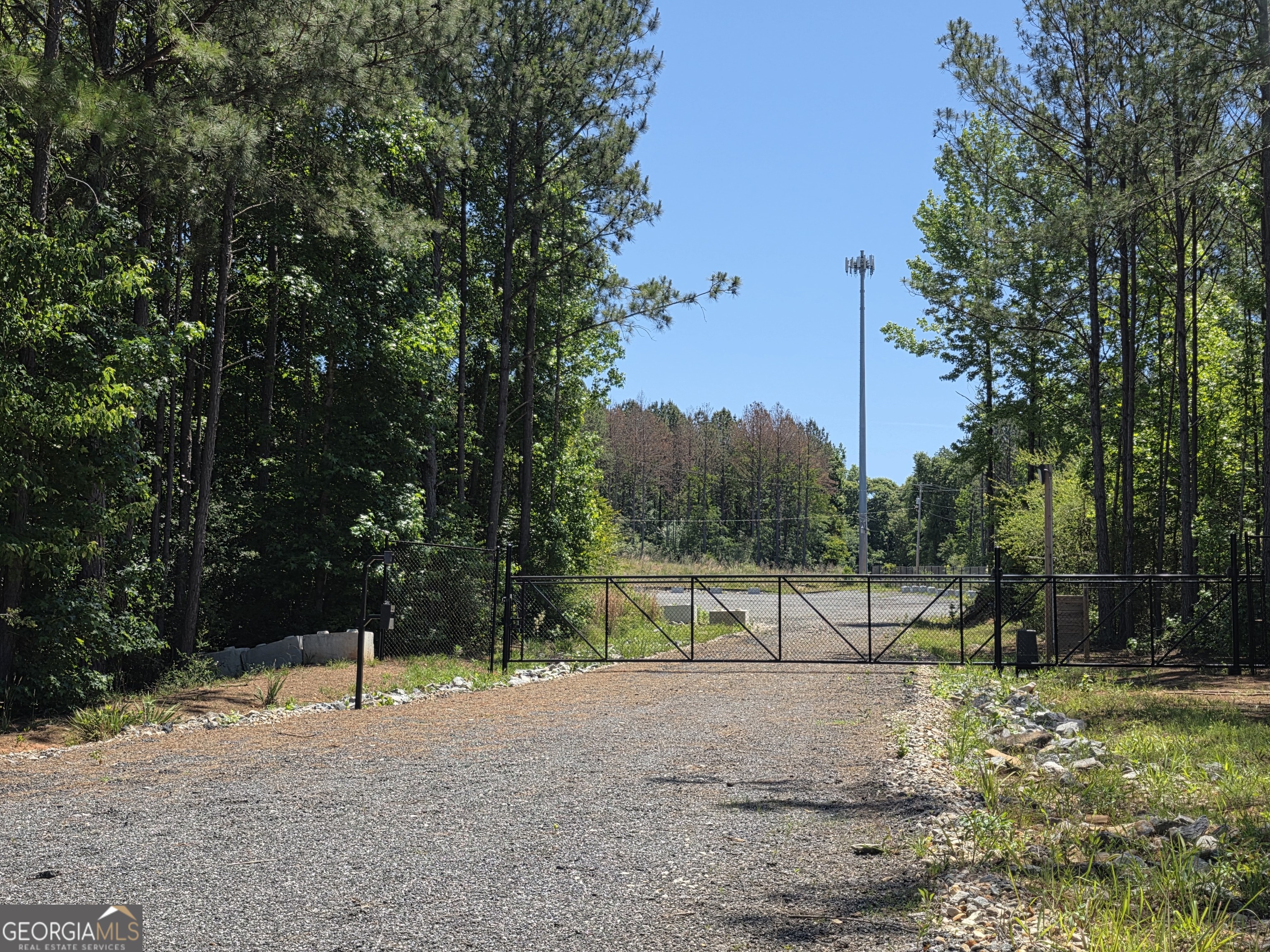 211 Industrial Drive Property Photo 5