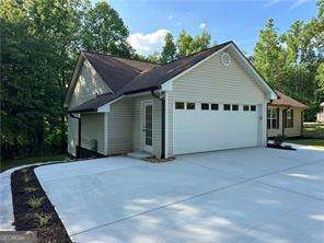 200 Heard Road Property Photo 2