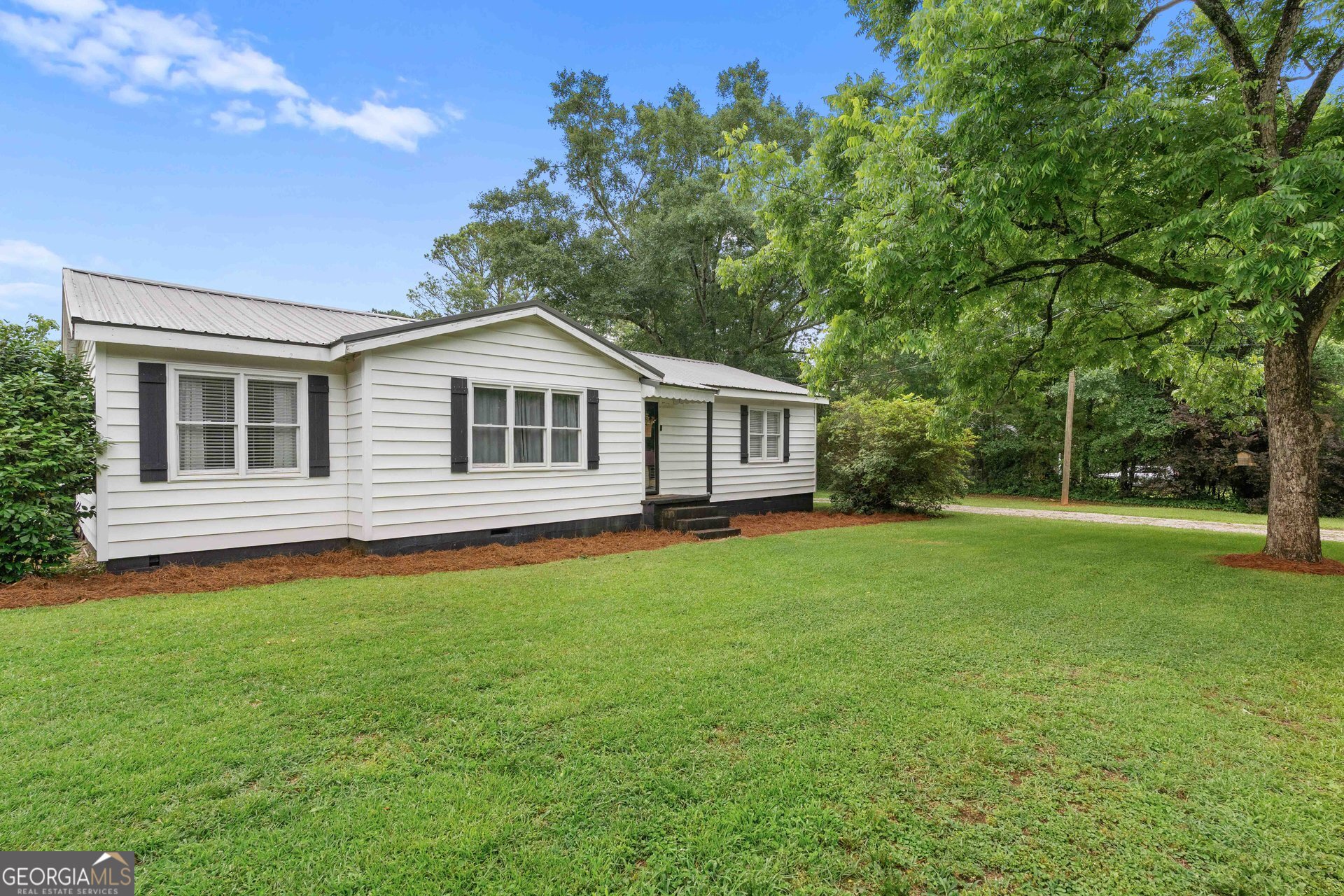 155 Mallory Drive Property Photo 2