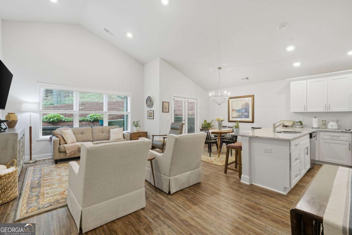 138 Louie Court Property Photo 8