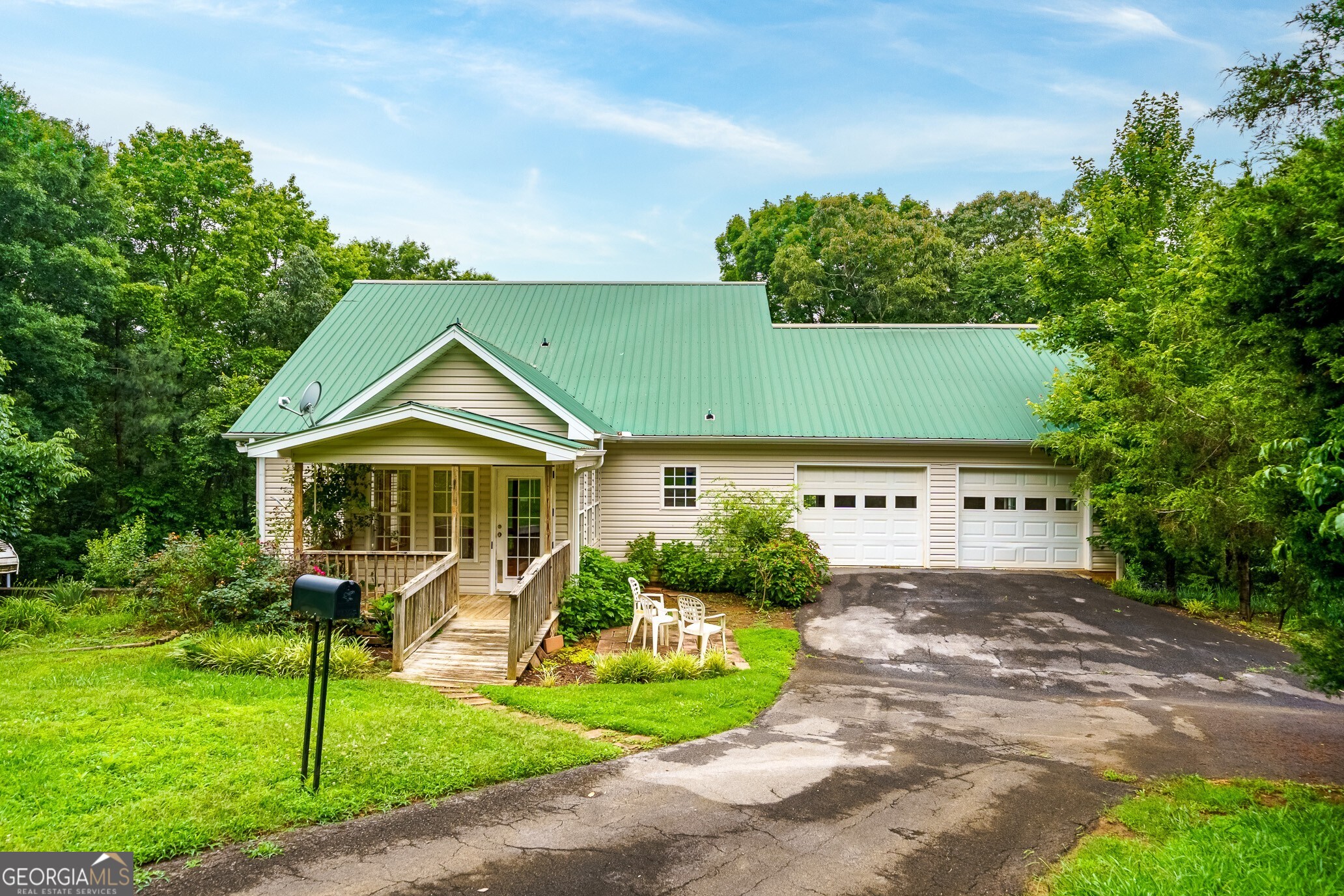 176 Big Oak Tree Road Nw Property Photo 1