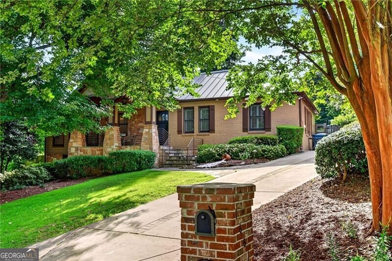 1661 Geary Drive NW Property Photo 1