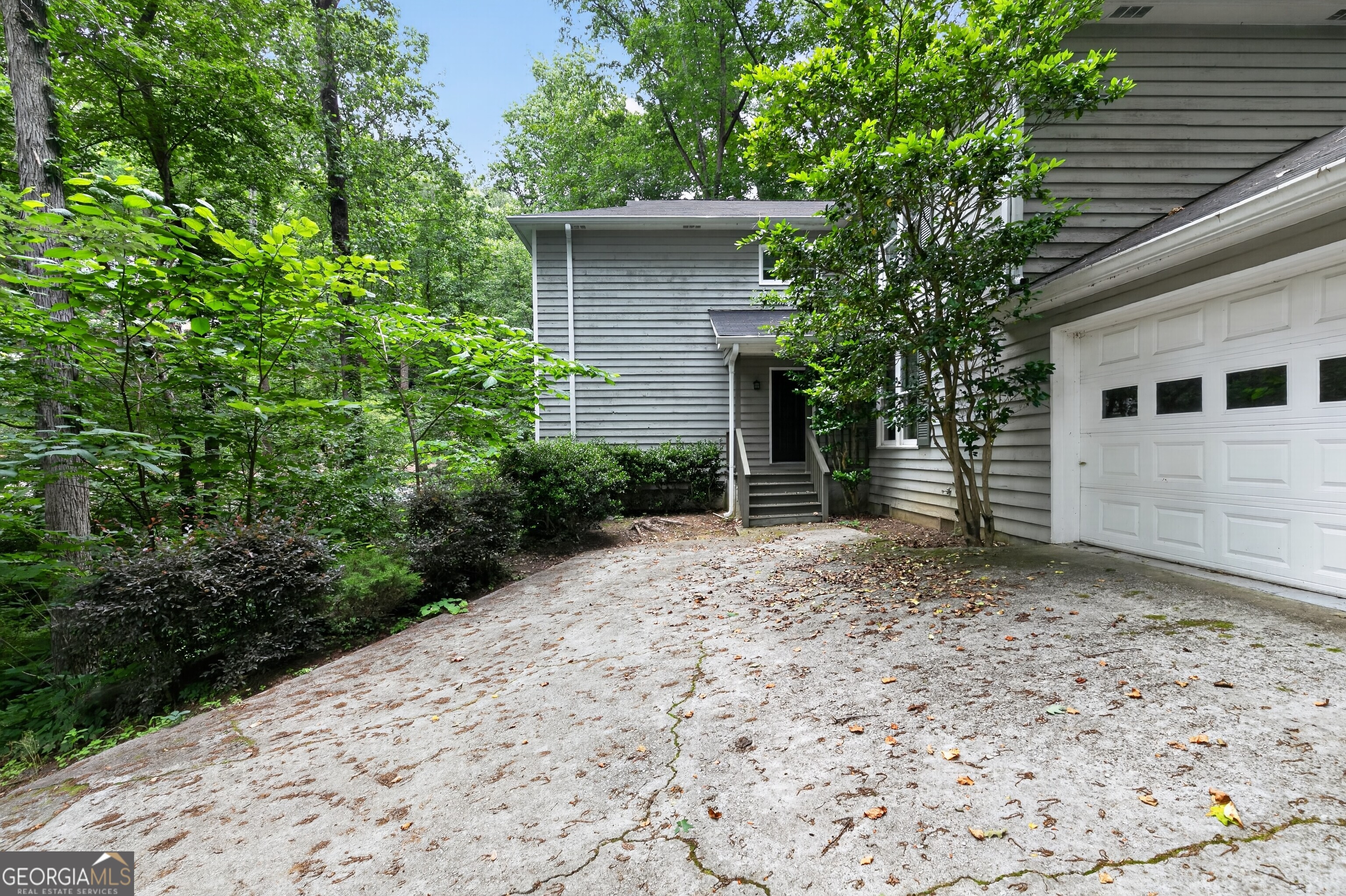 7127 Riverside Drive Property Photo 2