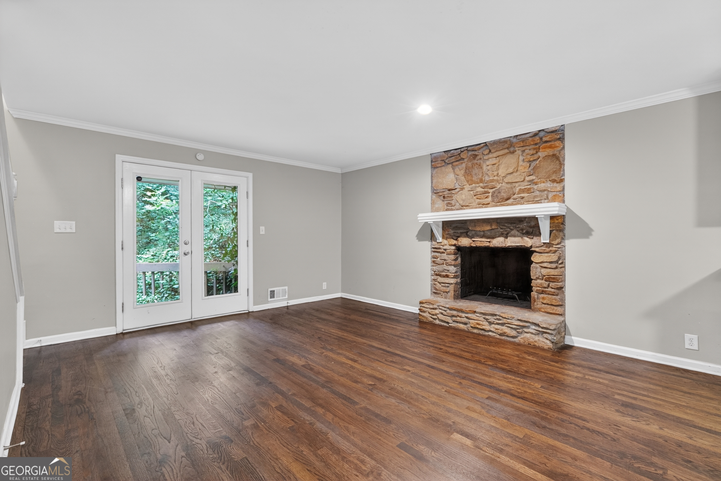7127 Riverside Drive Property Photo 6