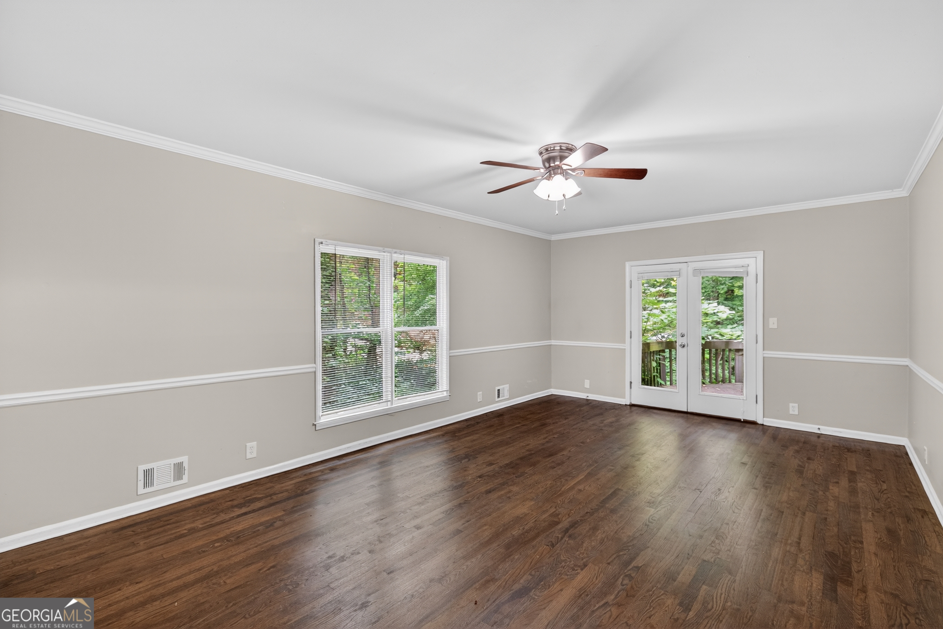 7127 Riverside Drive Property Photo 7