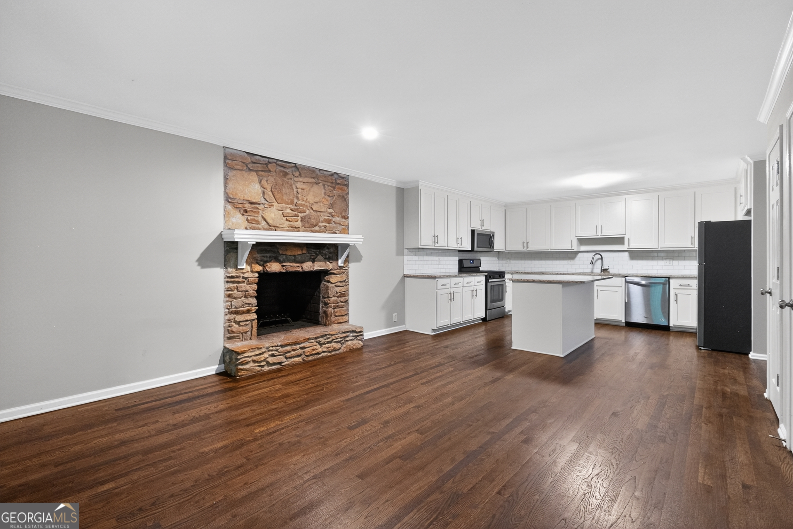 7127 Riverside Drive Property Photo 9