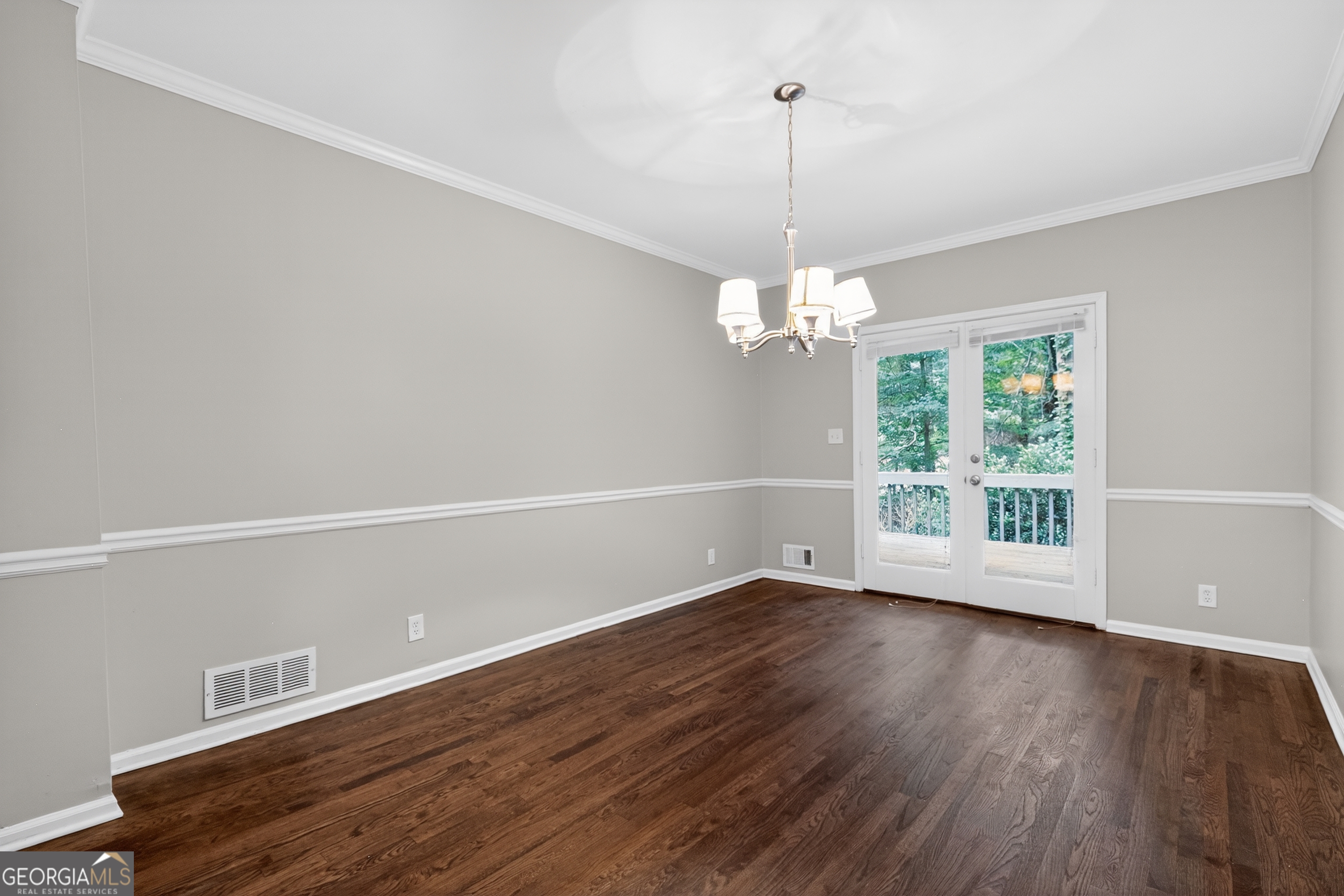 7127 Riverside Drive Property Photo 11