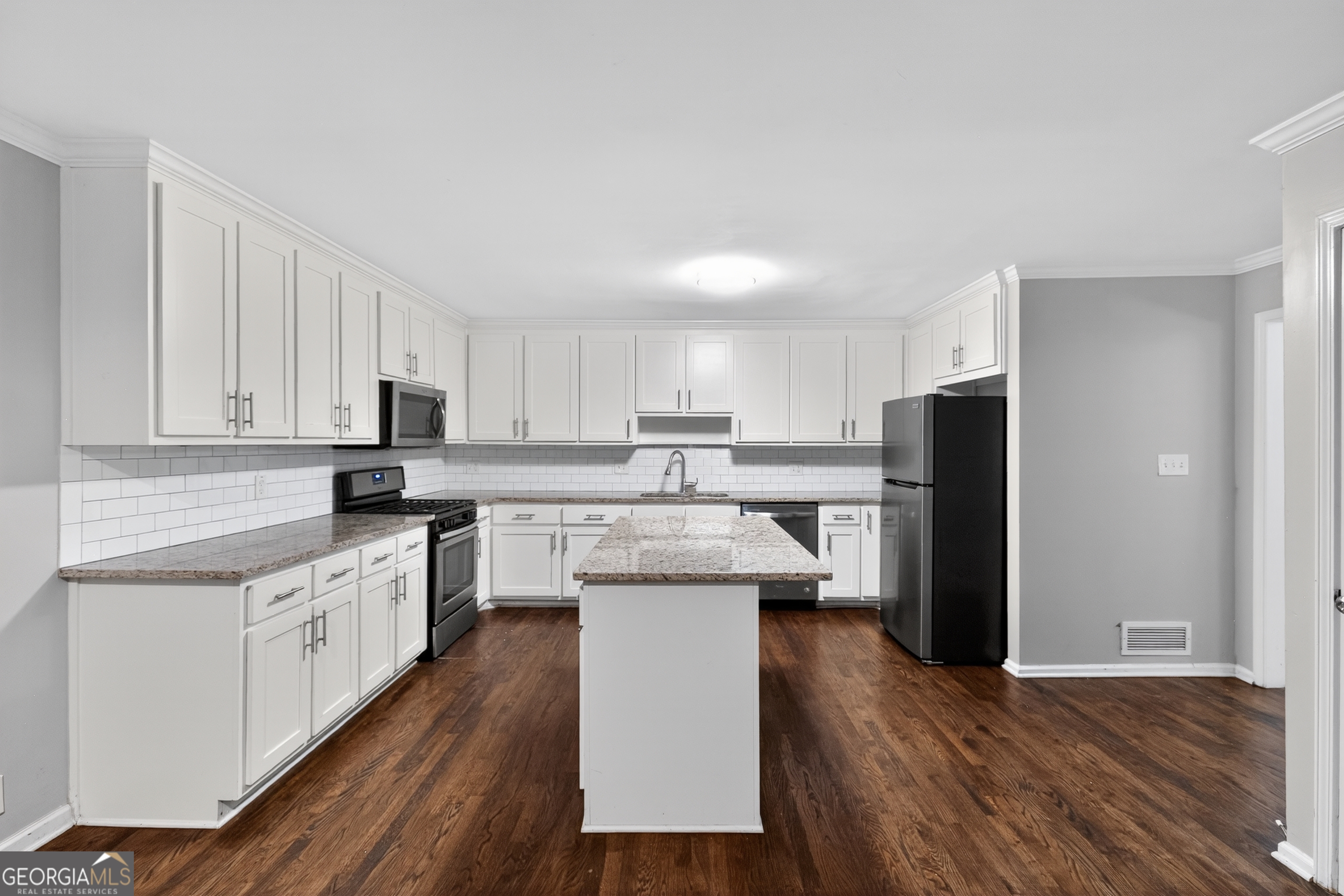 7127 Riverside Drive Property Photo 14