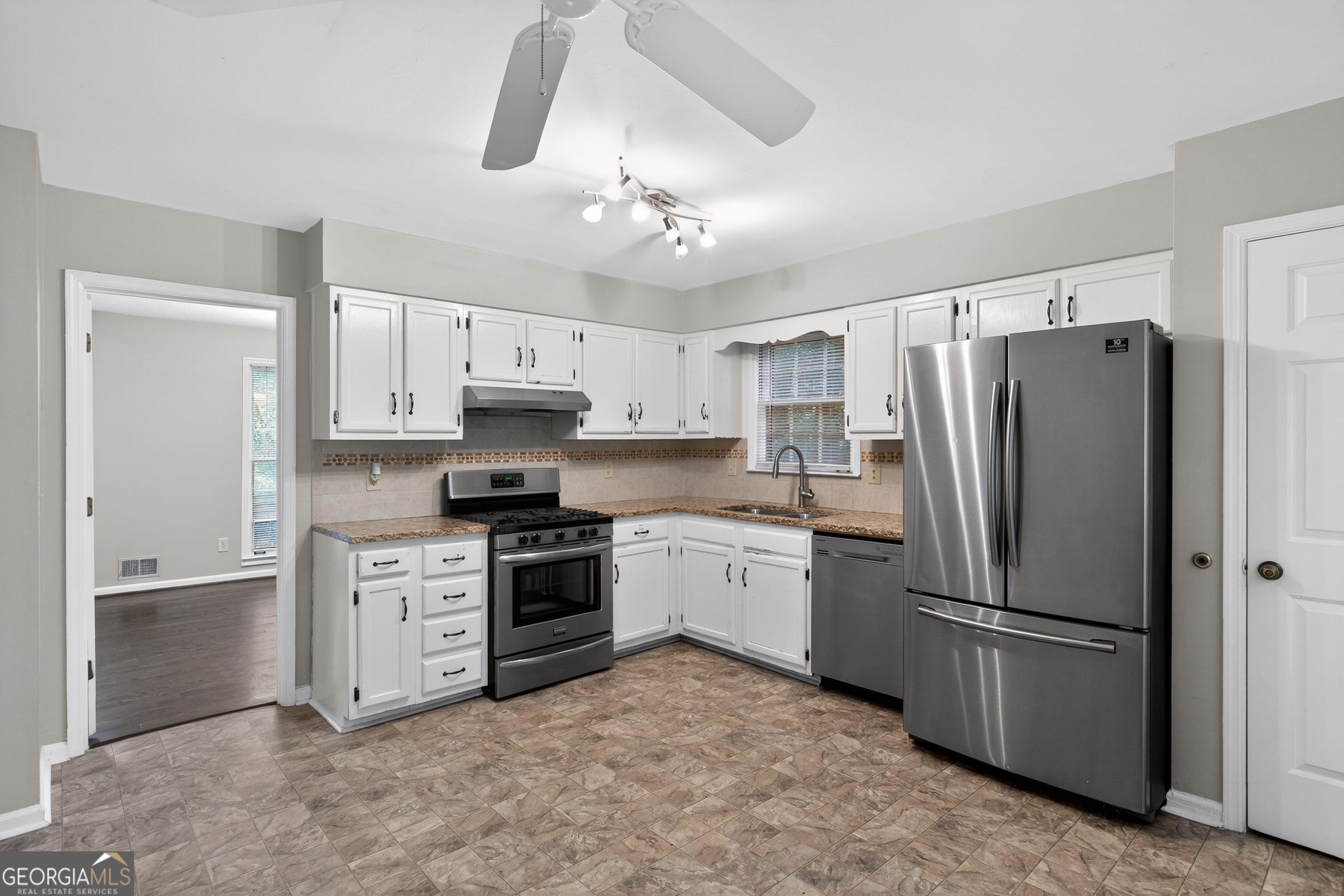 3999 Tall Pine Drive Property Photo 14
