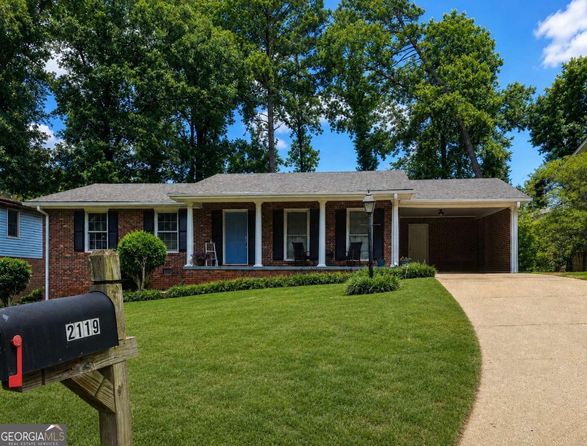 2119 Hilton Drive Property Photo 1