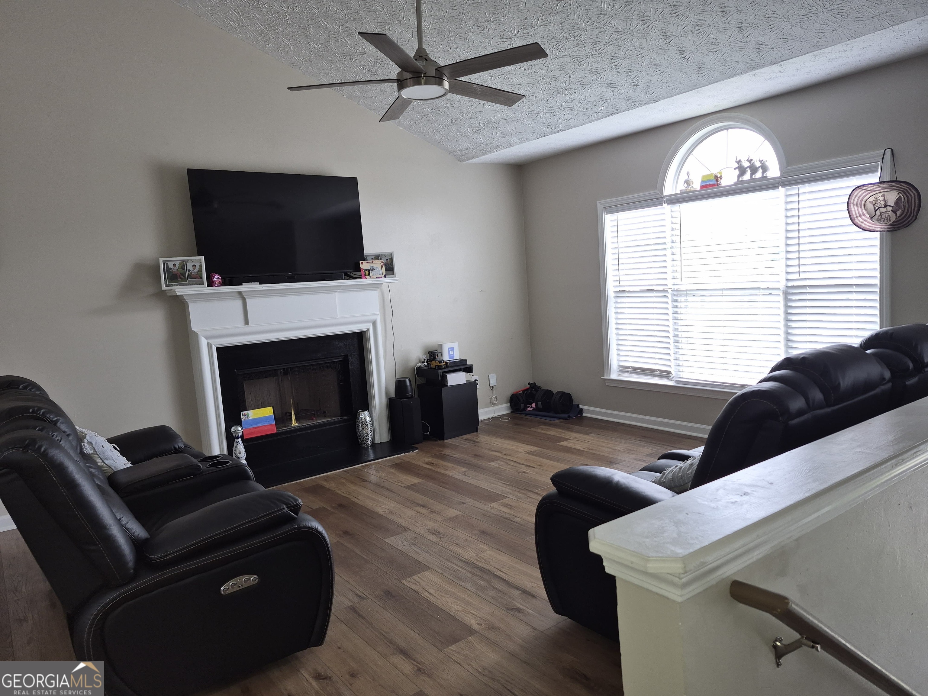 418 Summer Hill Circle Property Photo 3