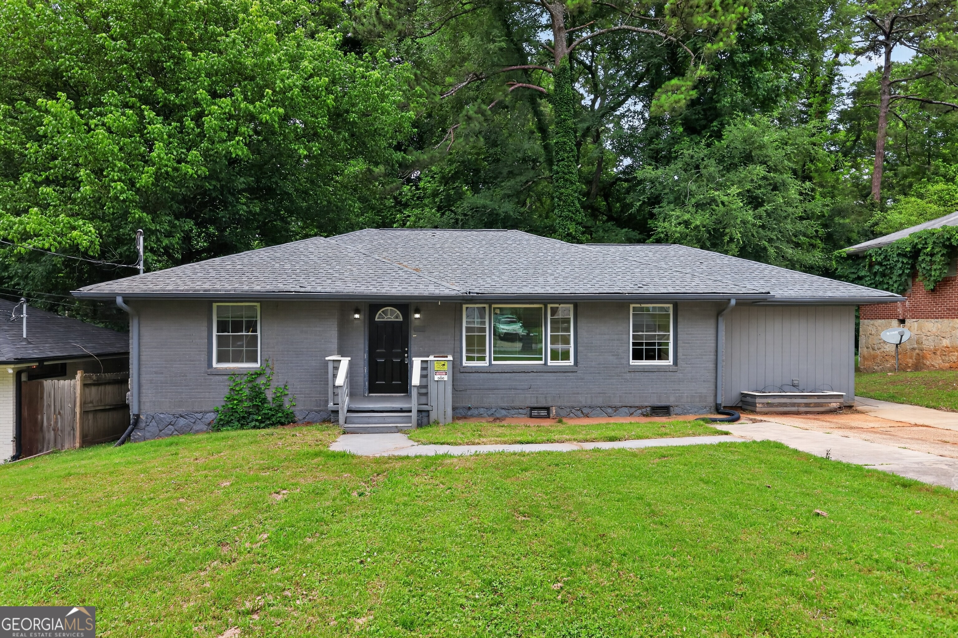1868 Longdale Drive Property Photo 1